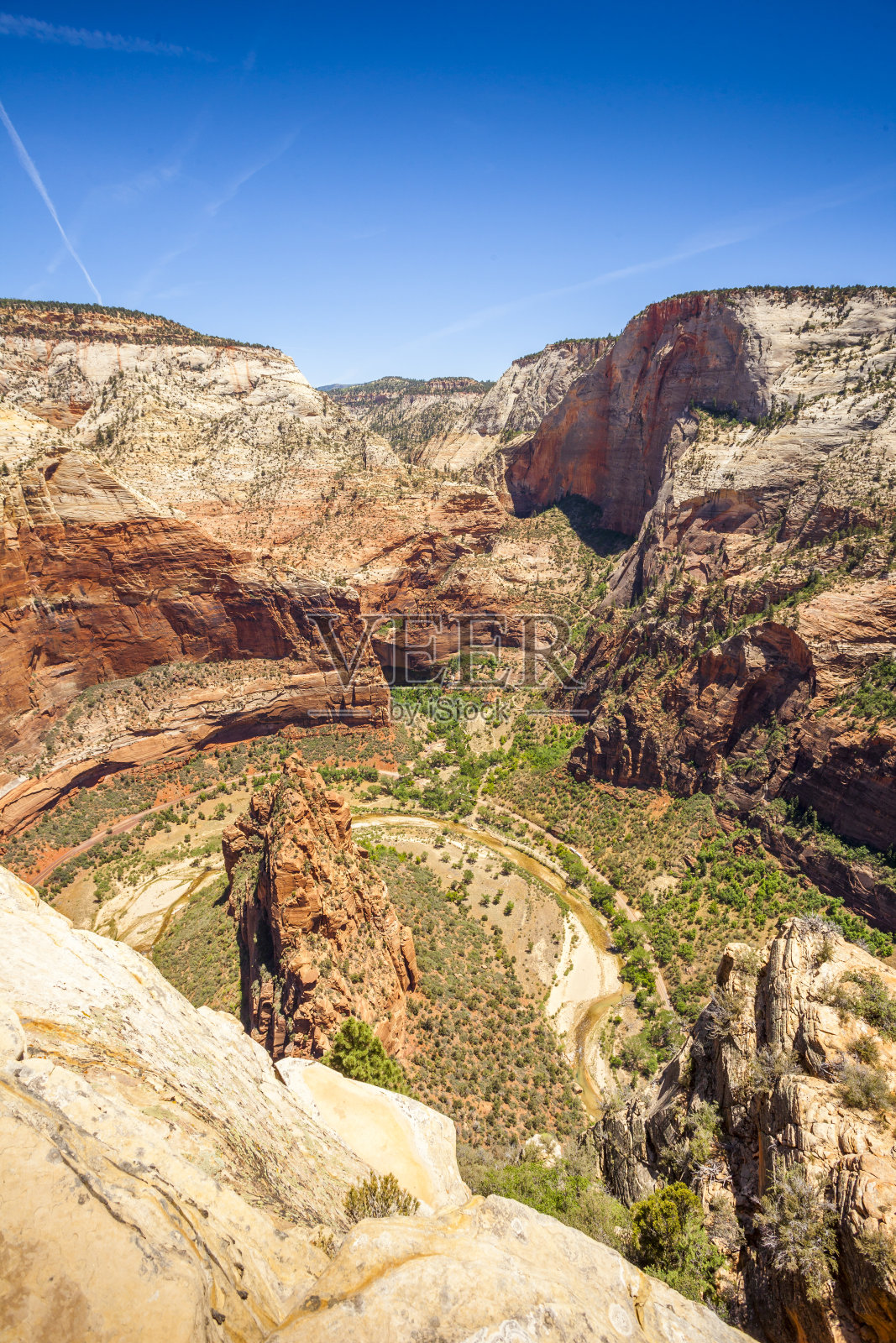 从锡安国家公园鸟瞰图。照片摄影图片