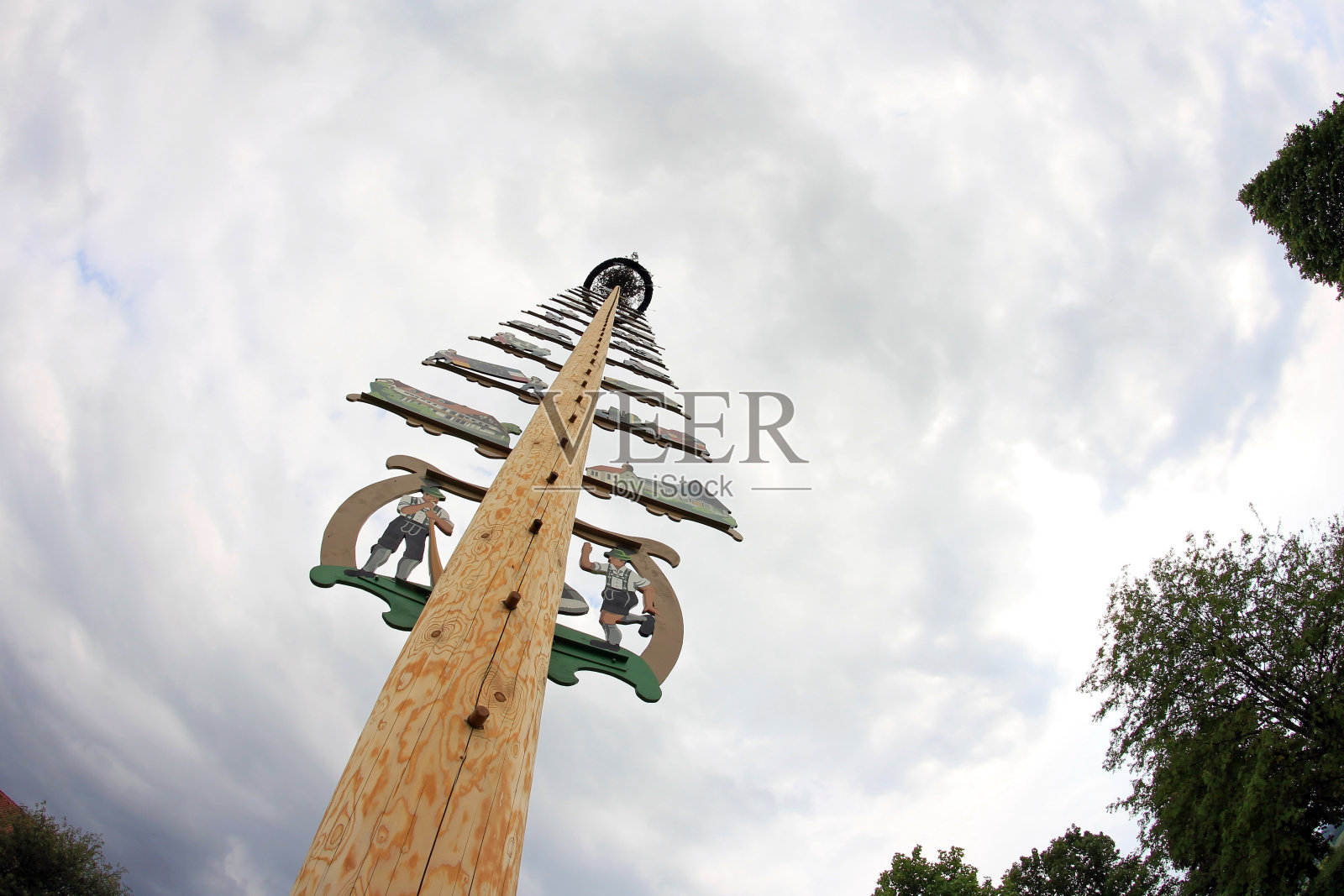 的五朔节花柱照片摄影图片