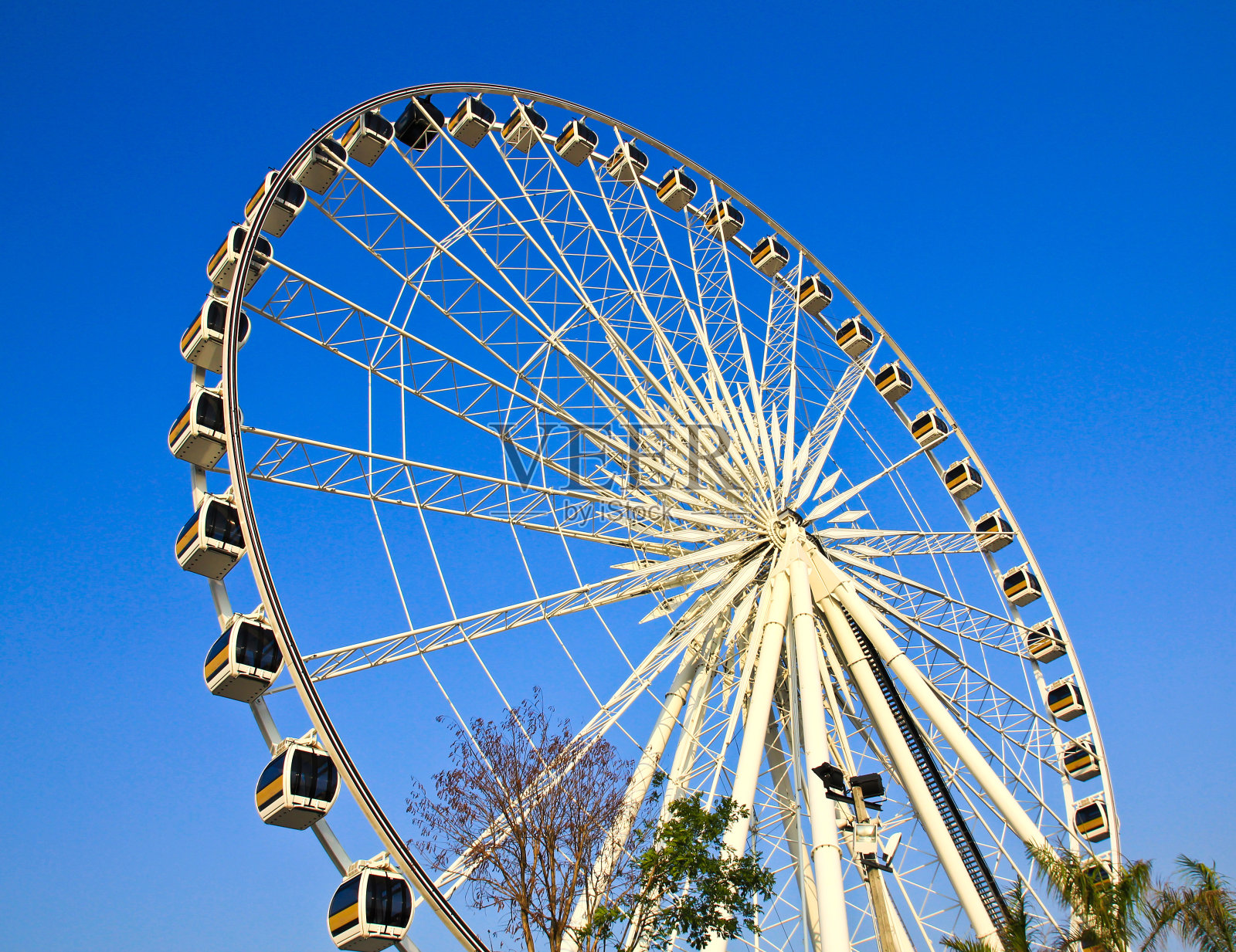 摩天轮。照片摄影图片