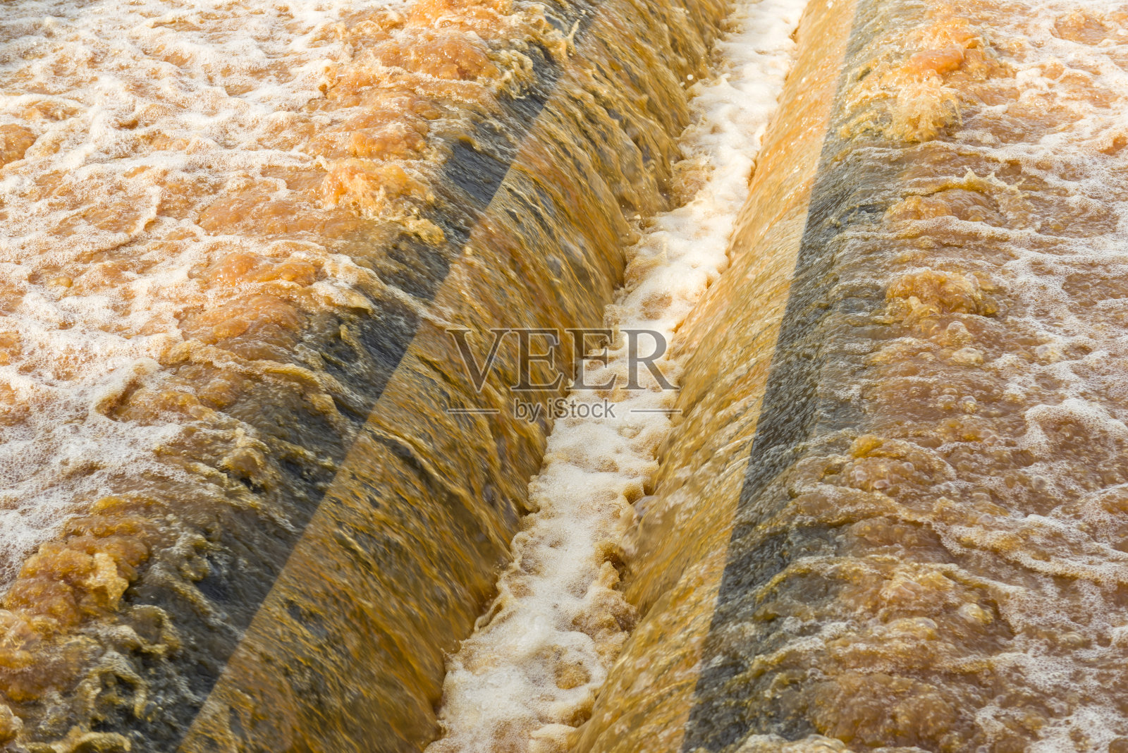 大型沉积排水系统的水循环照片摄影图片