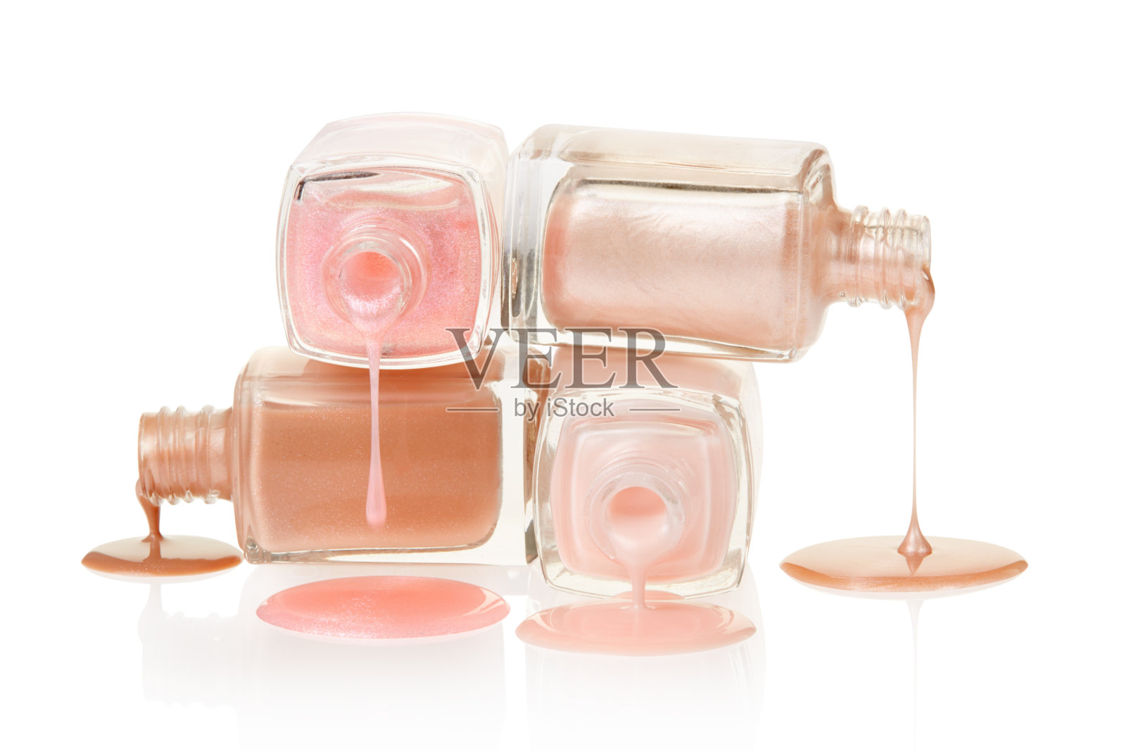 溢出的粉色指甲油照片摄影图片