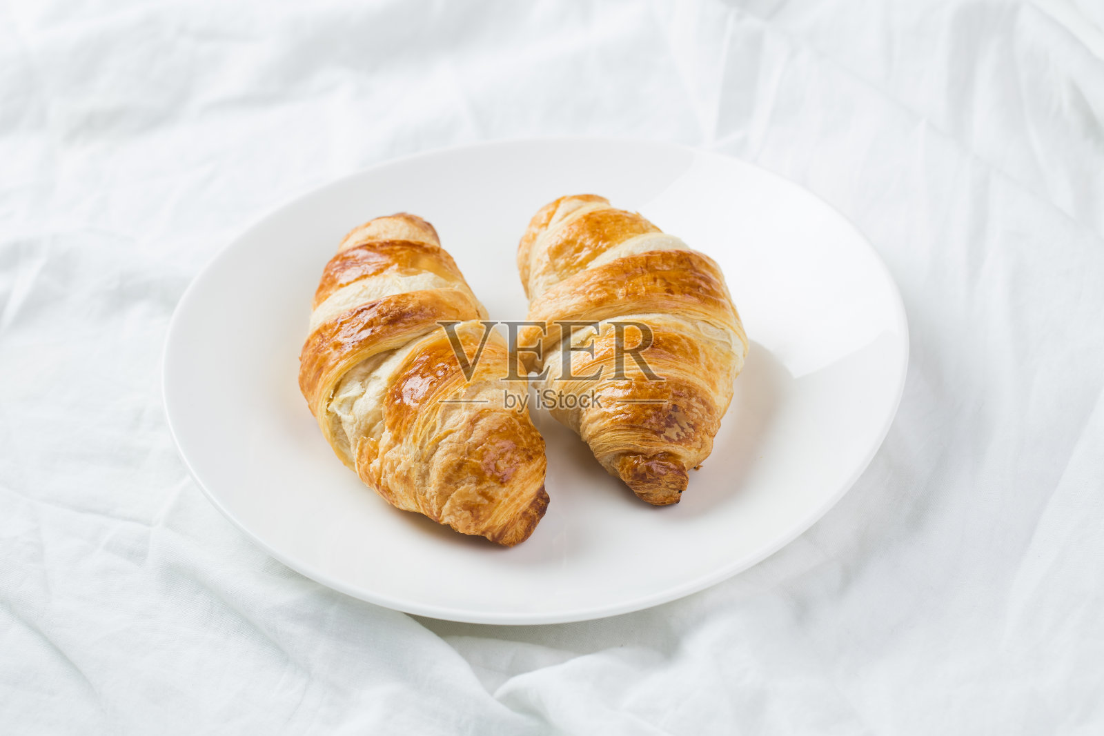 美味的早餐，还有羊角面包照片摄影图片