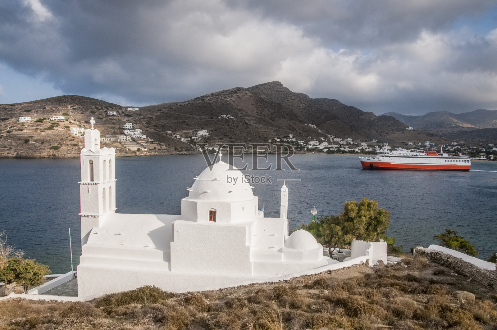 Ios岛，Agia Irini教堂，Ormos海港，Ferry，希腊照片摄影图片