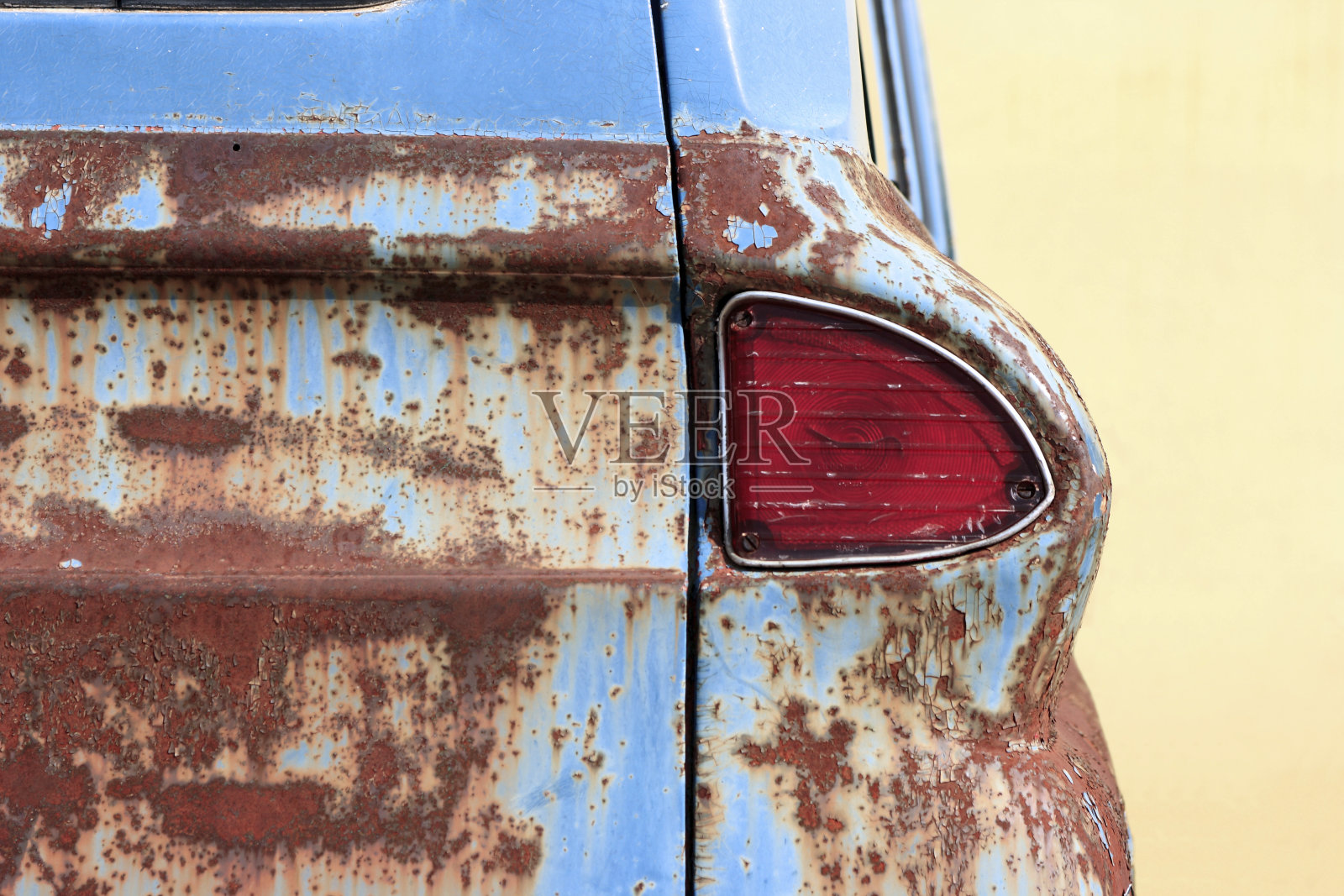 生锈的旧汽车照片摄影图片