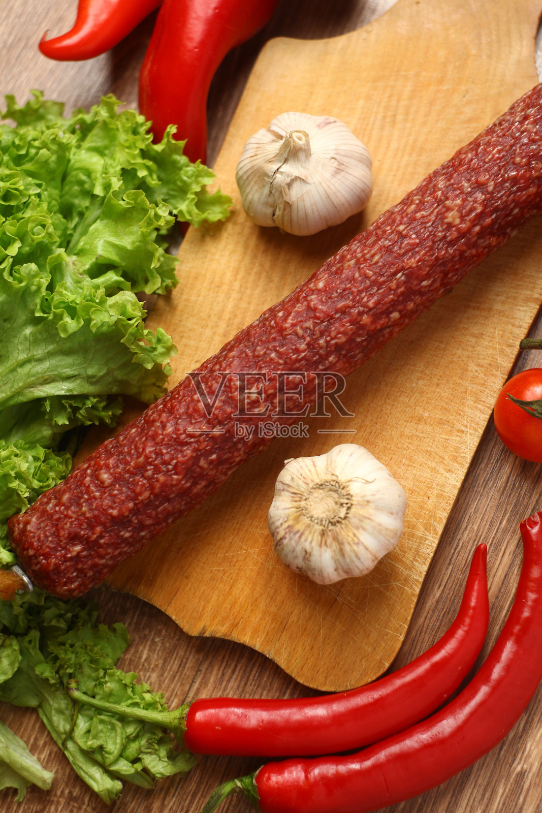 意大利蒜味腊肠百分比照片摄影图片