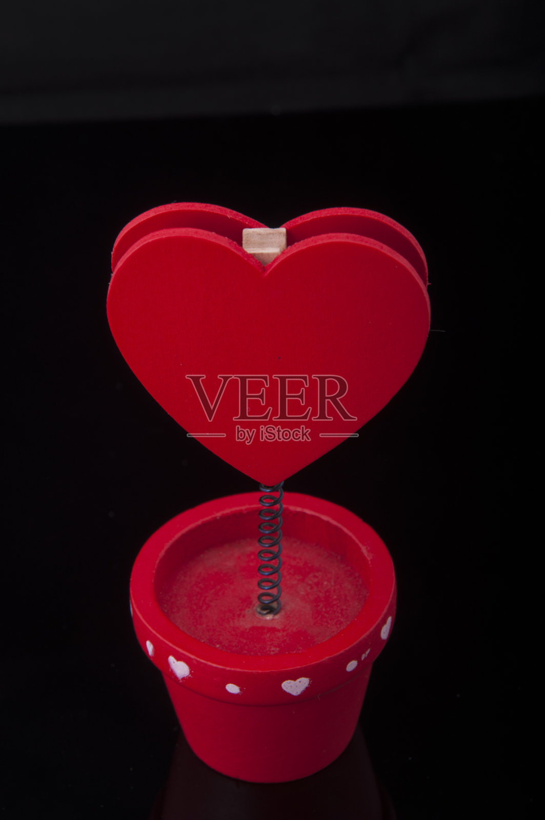 红色的心和纸照片摄影图片