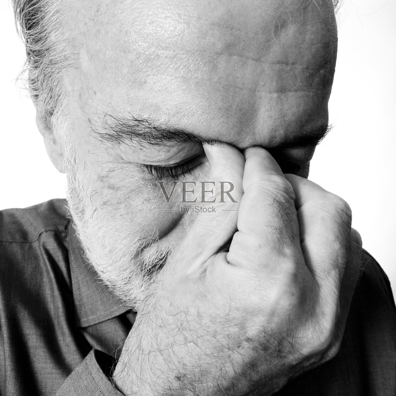 人在痛苦中照片摄影图片