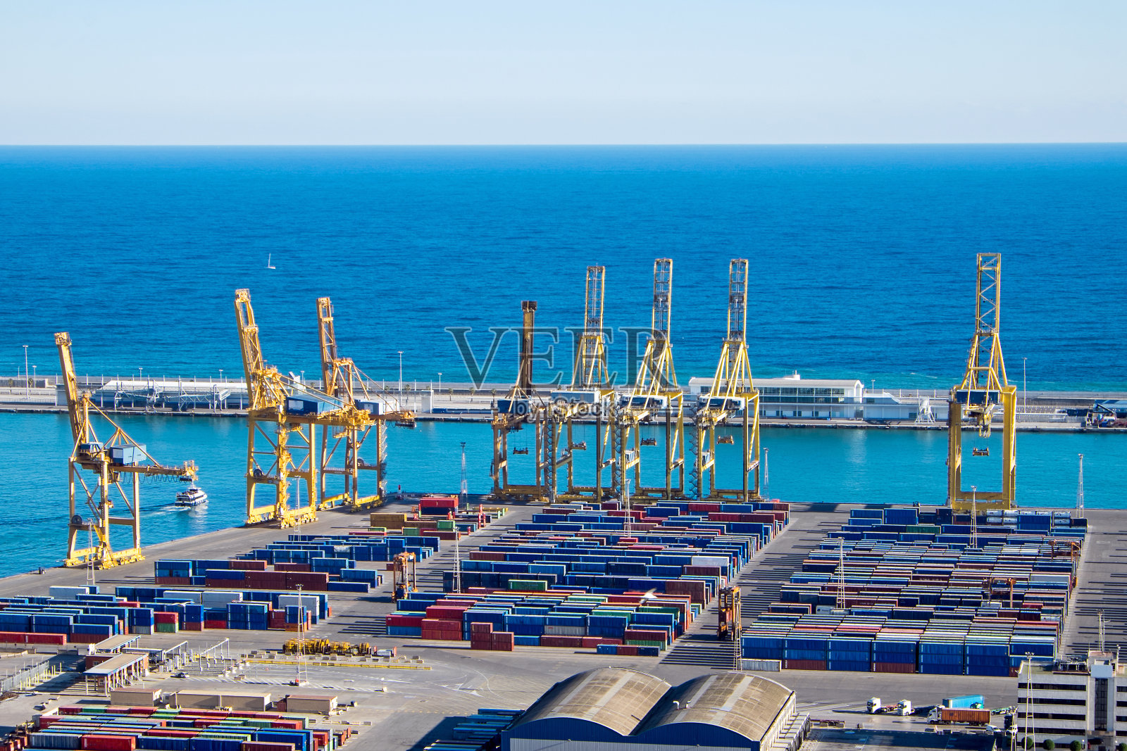 巴塞罗那海港的景色照片摄影图片