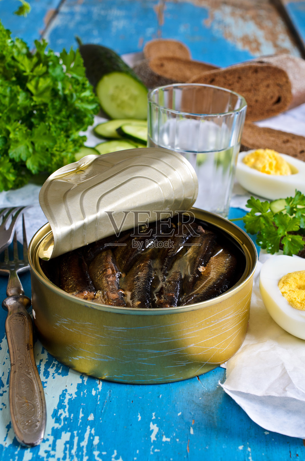 银行里的水照片摄影图片