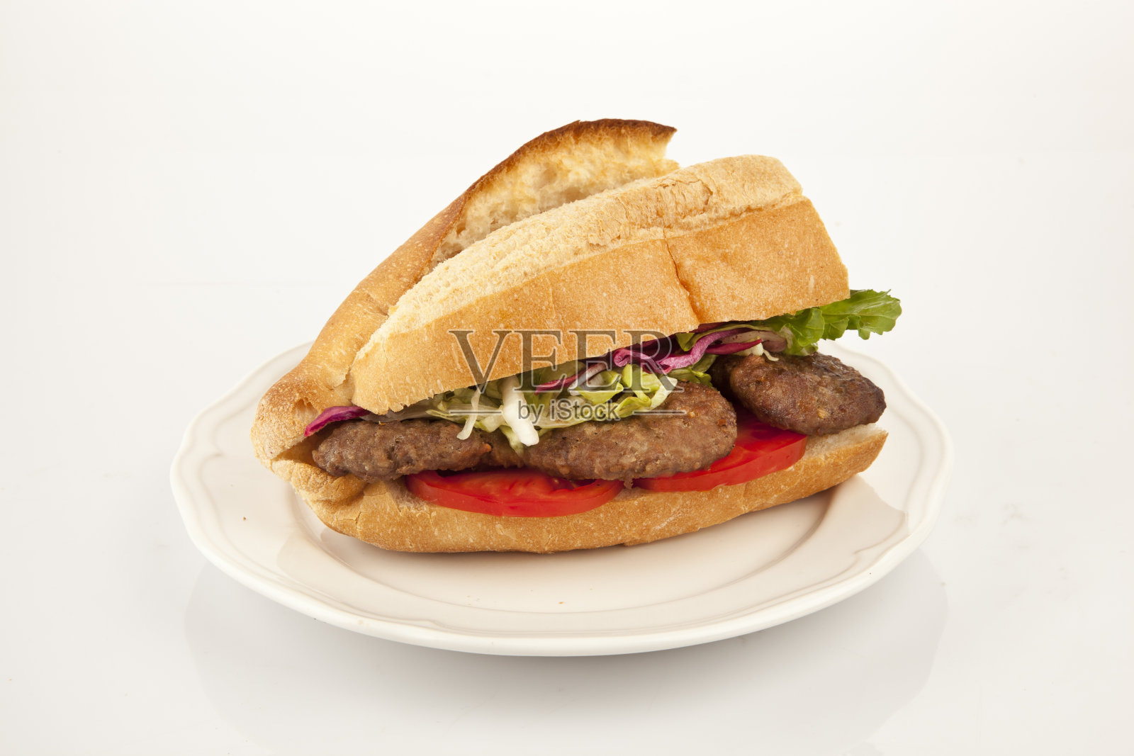美味的土耳其肉丸三明治(肉丸)孤立的白色背景照片摄影图片