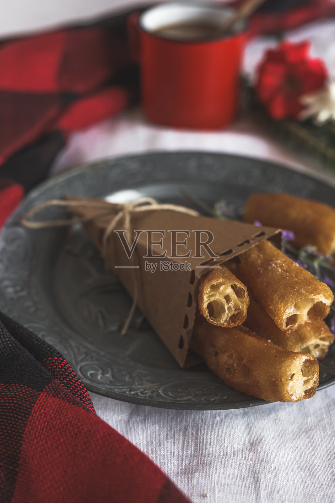 油炸饼和咖啡照片摄影图片