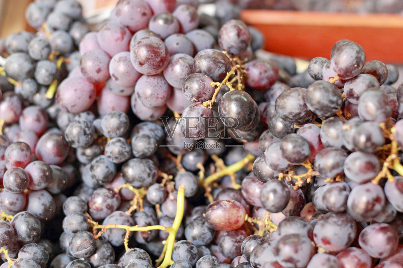 市场上的新鲜葡萄照片摄影图片
