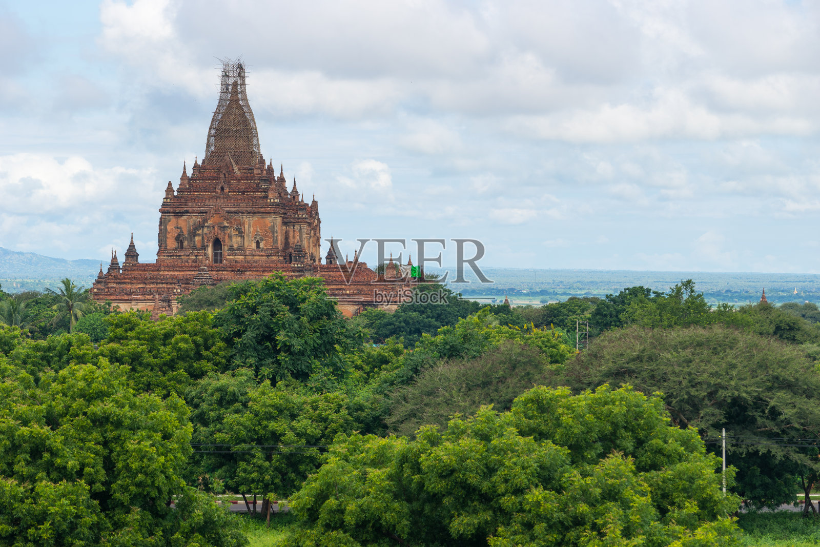 缅甸曼德勒蒲甘，大地震后的赫提洛米洛庙重建照片摄影图片