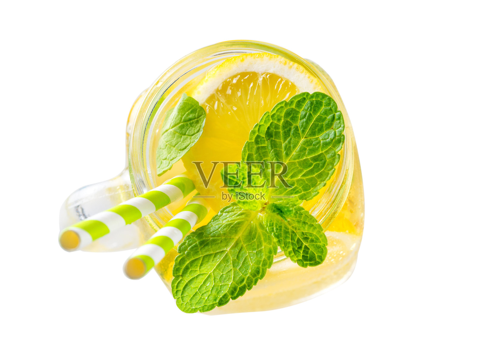 柠檬水与薄荷在梅森瓶孤立照片摄影图片