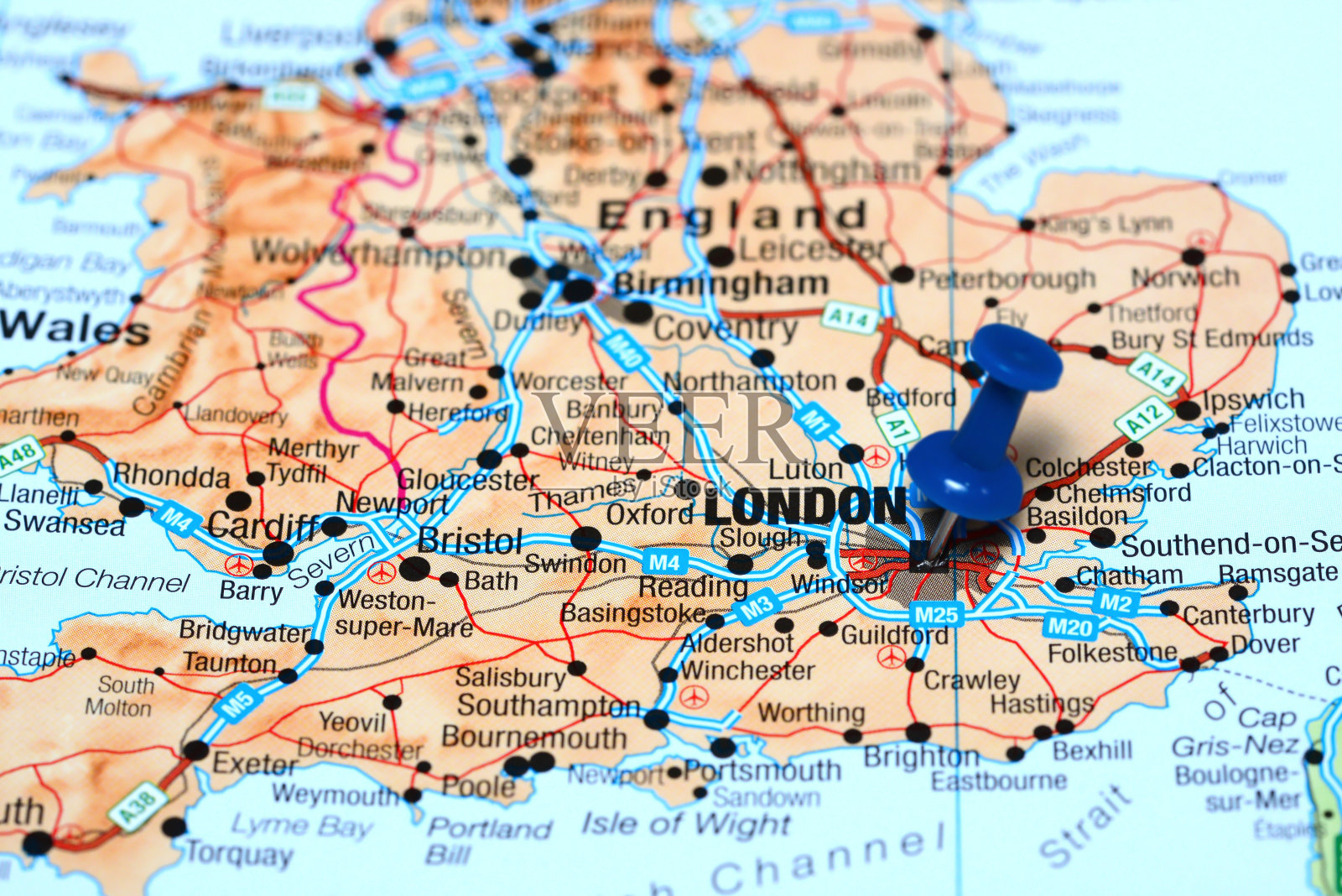 伦敦被钉在欧洲地图上照片摄影图片