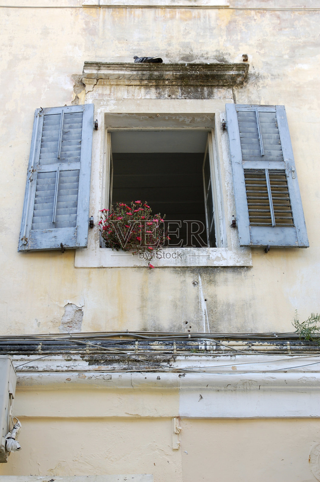 糟糕的窗口照片摄影图片