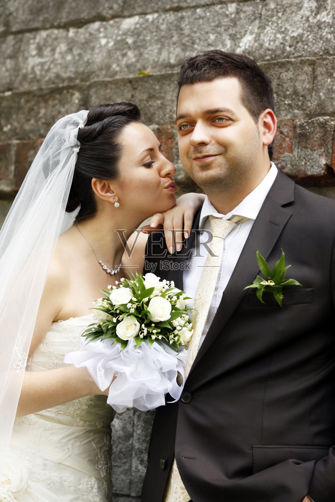 对新婚夫妇照片摄影图片