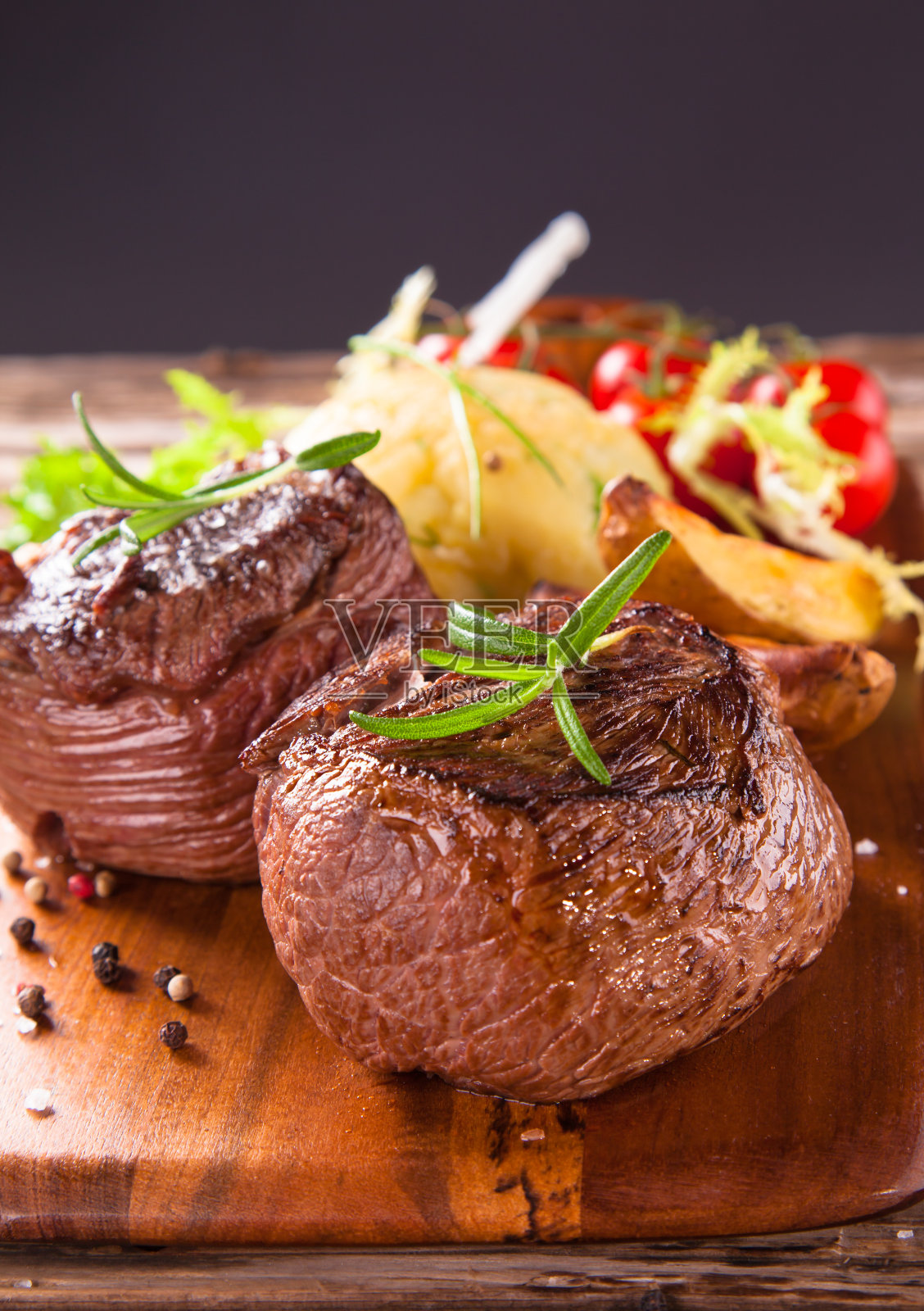 新鲜的牛排照片摄影图片