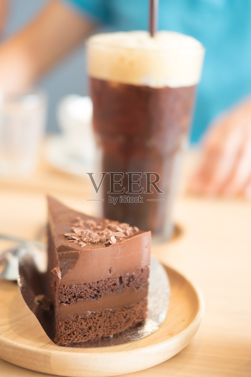 巧克力夹心蛋糕照片摄影图片