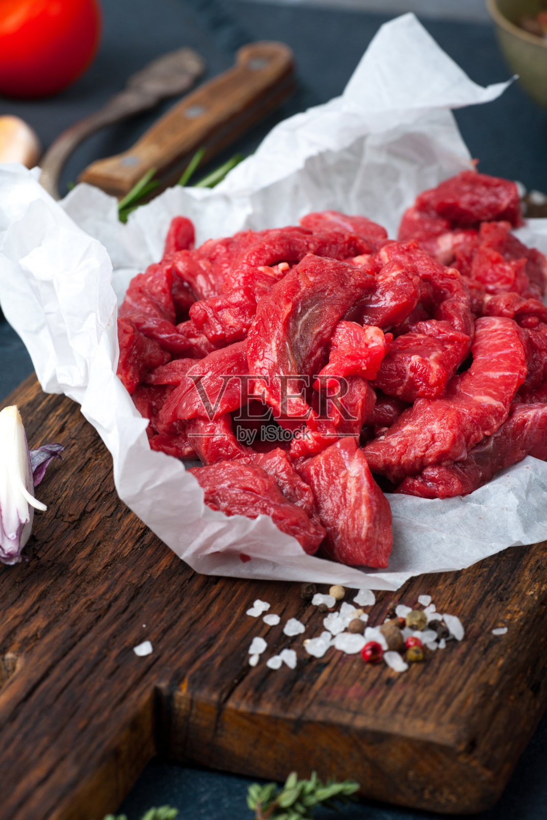 新鲜生牛肉块照片摄影图片