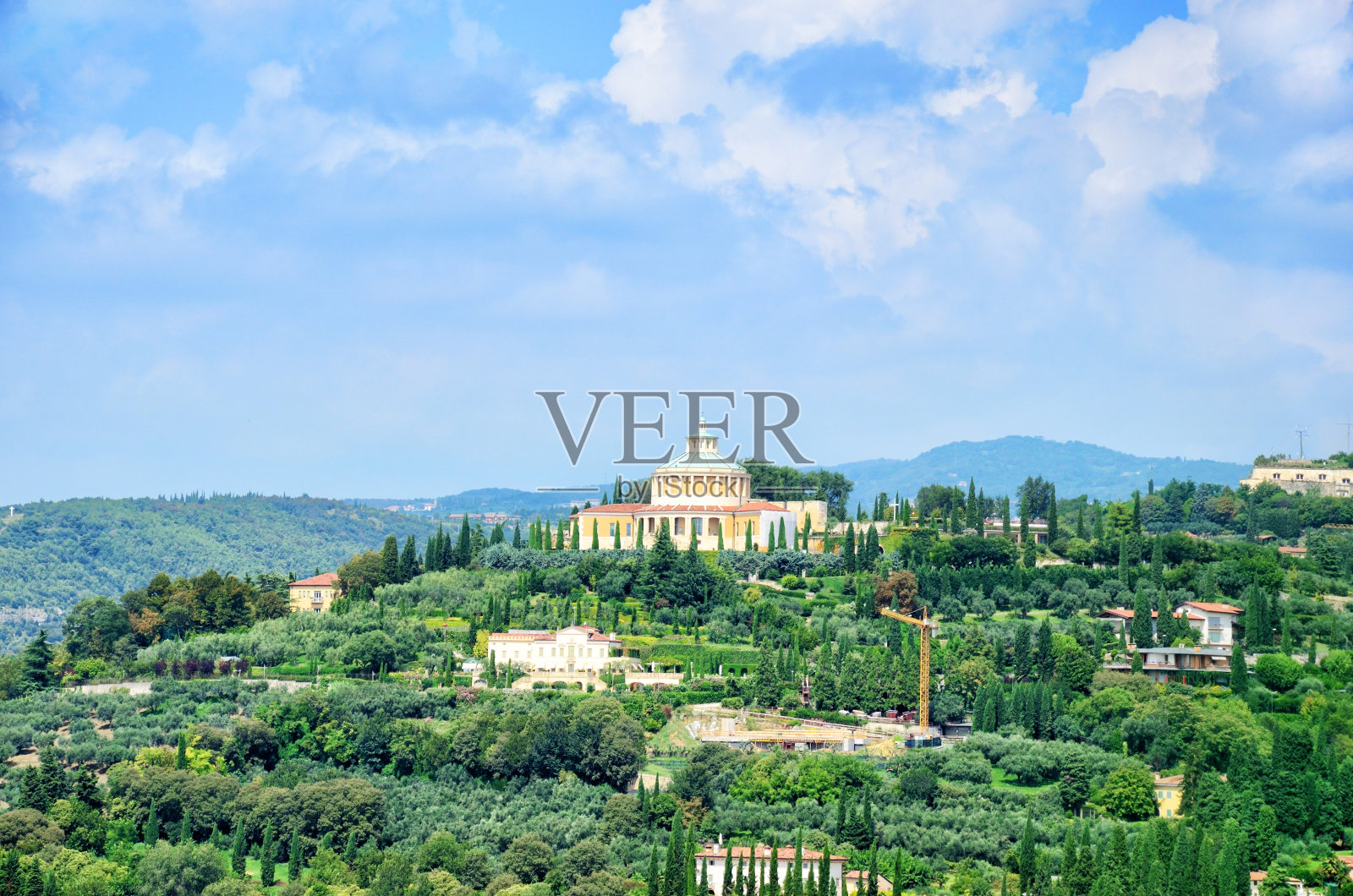 卢尔德圣母教堂。意大利维罗纳,照片摄影图片