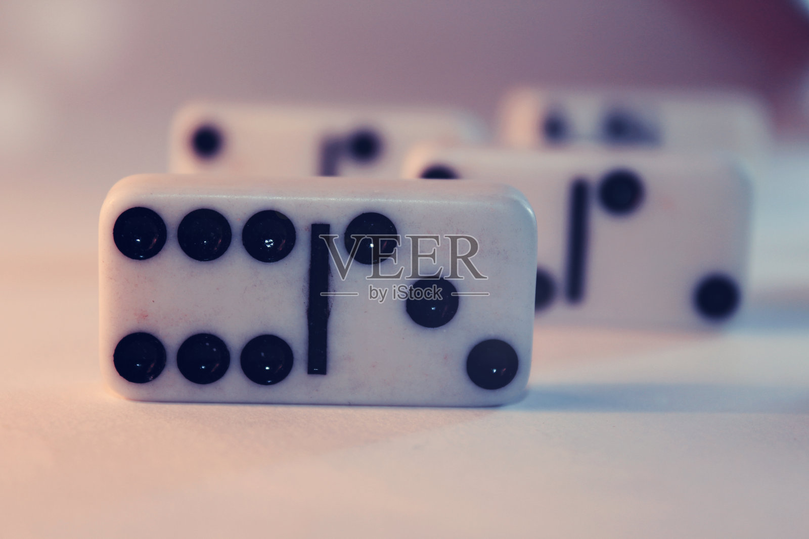 多米诺骨牌照片摄影图片