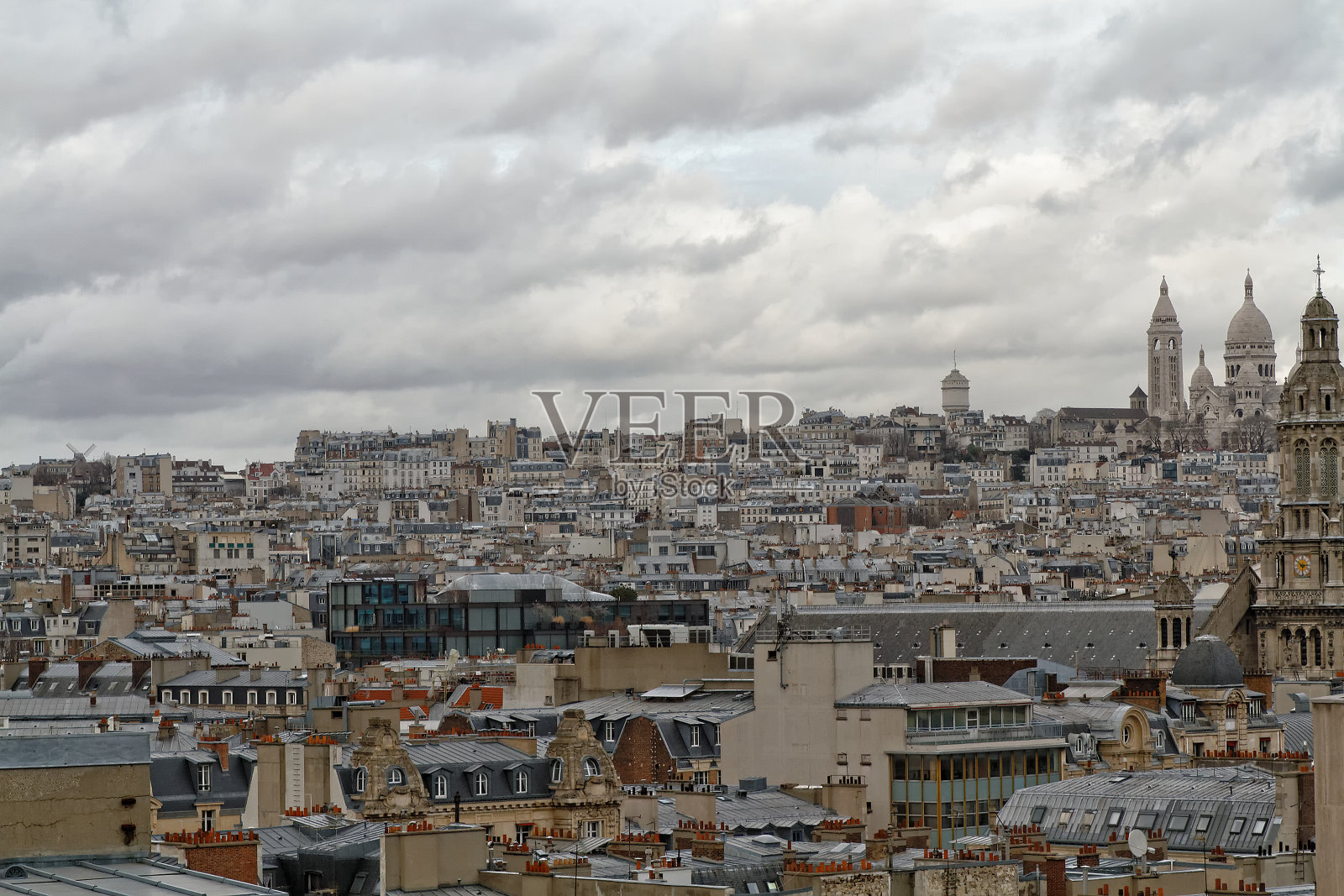 蒙马特，巴黎的屋顶照片摄影图片
