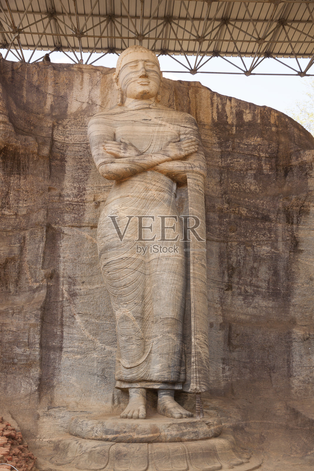 在波隆那鲁瓦或普拉提普拉古城，波隆那鲁瓦王国在斯里兰卡加尔寺庙的站立佛像照片摄影图片