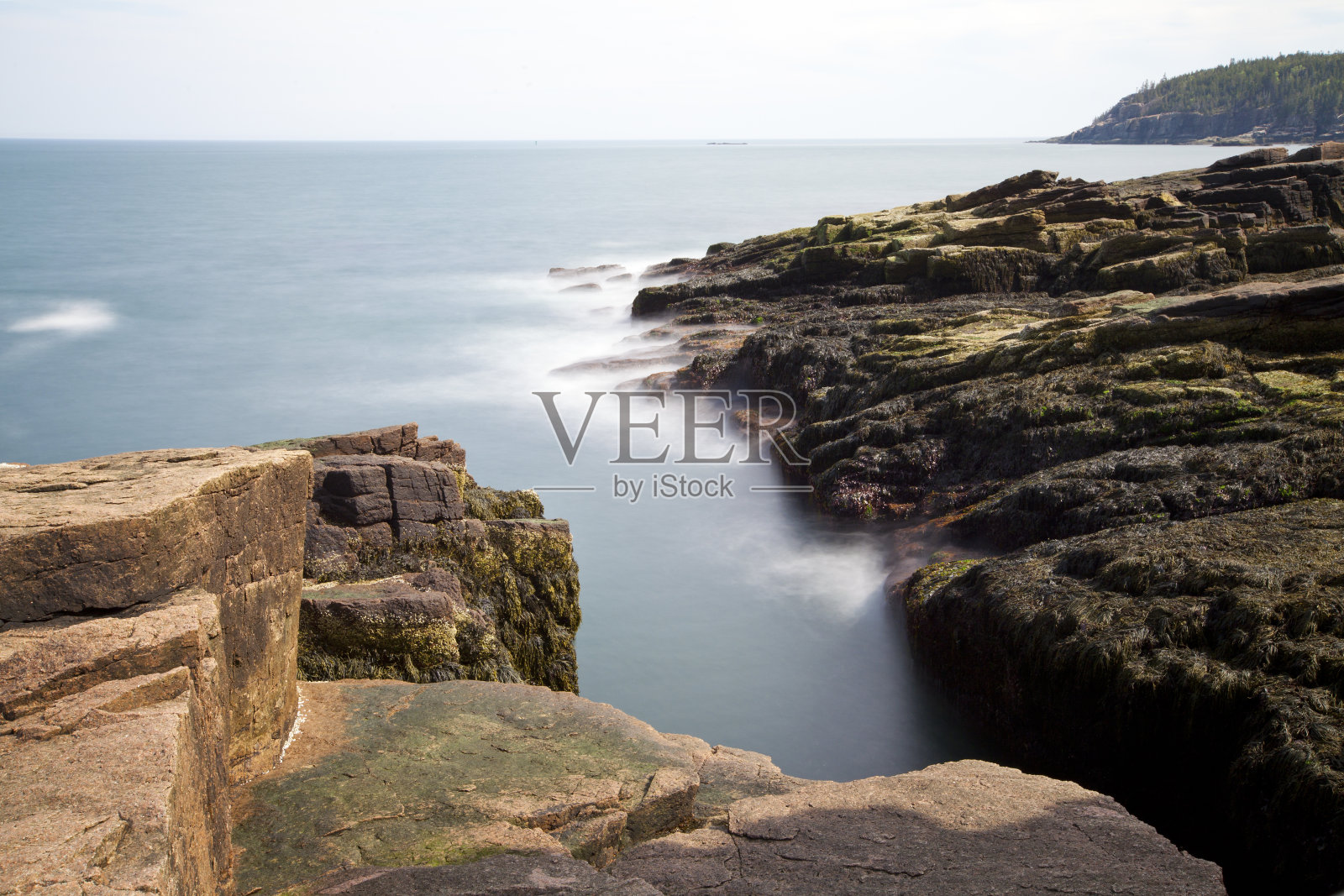 缅因州阿卡迪亚国家公园的雷洞照片摄影图片