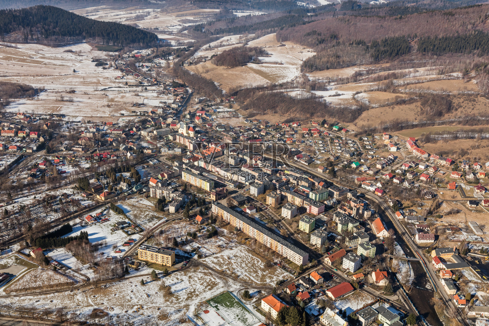 拉德克·兹德罗伊镇的鸟瞰图照片摄影图片