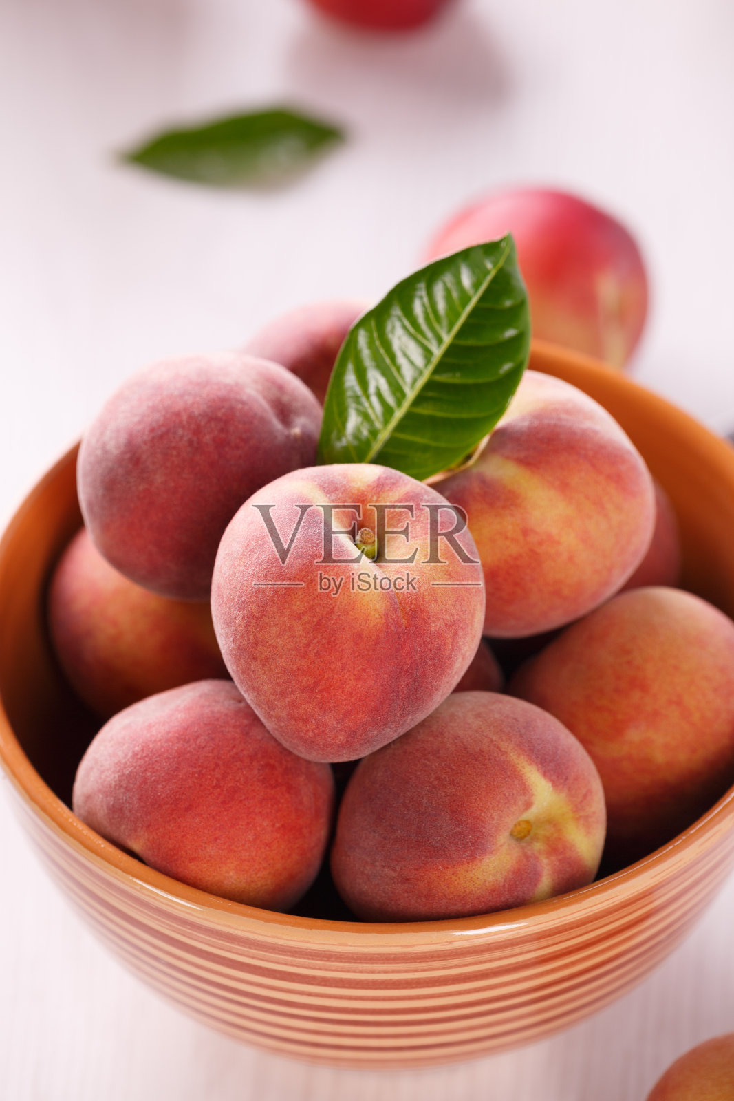 新鲜的桃子照片摄影图片