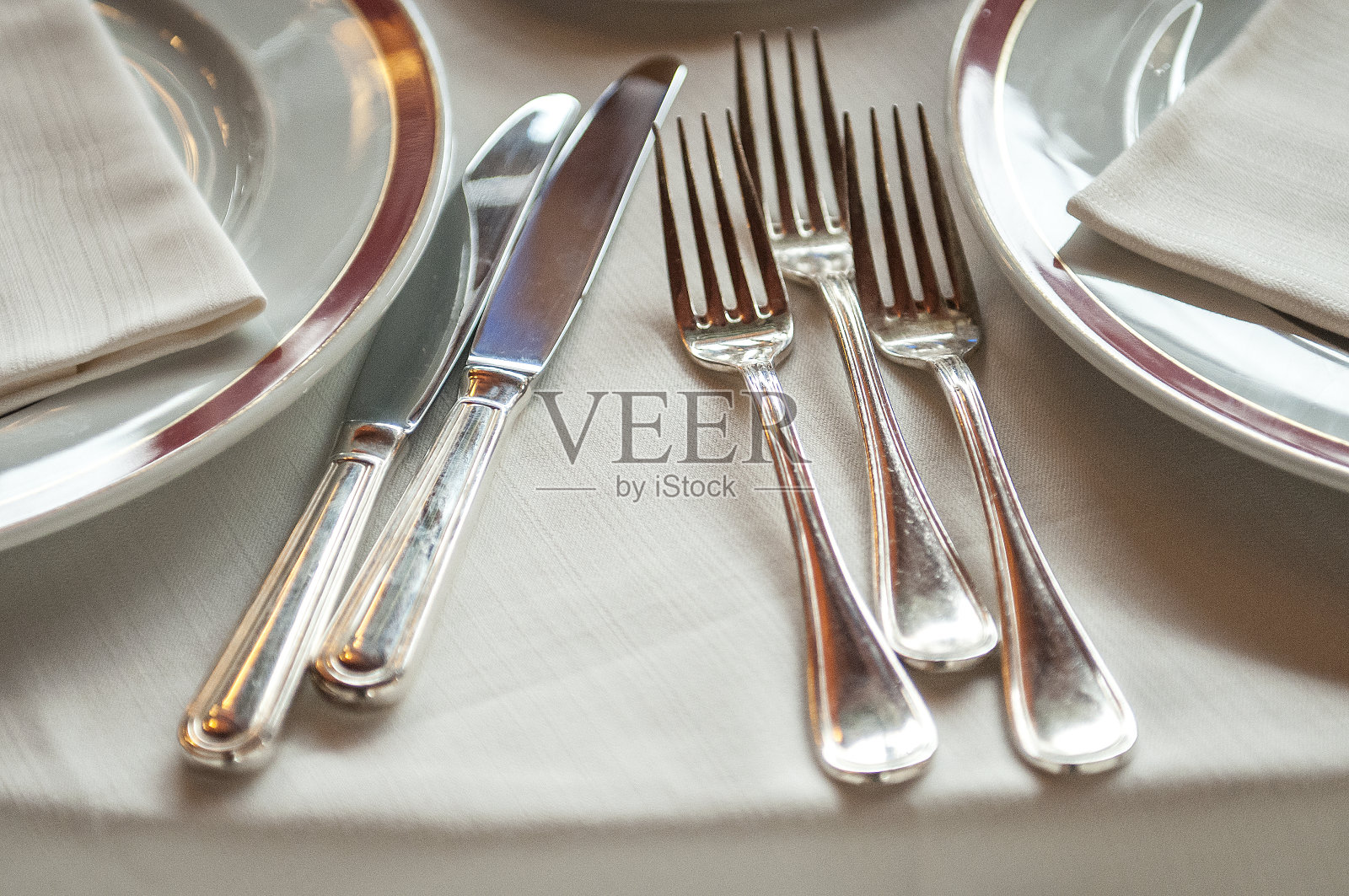 餐桌上餐具的高角度视图照片摄影图片