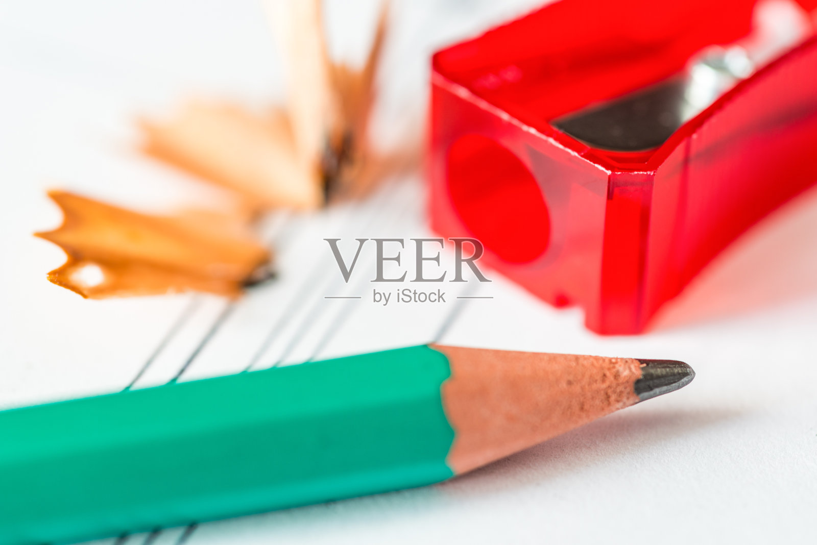 准备工作，削铅笔照片摄影图片