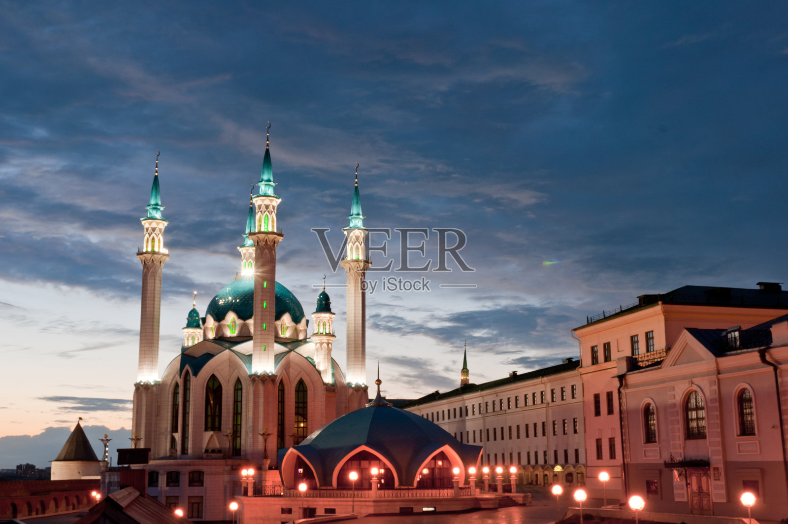 俄罗斯鞑靼斯坦喀山克里姆林宫的库尔谢里夫清真寺照片摄影图片