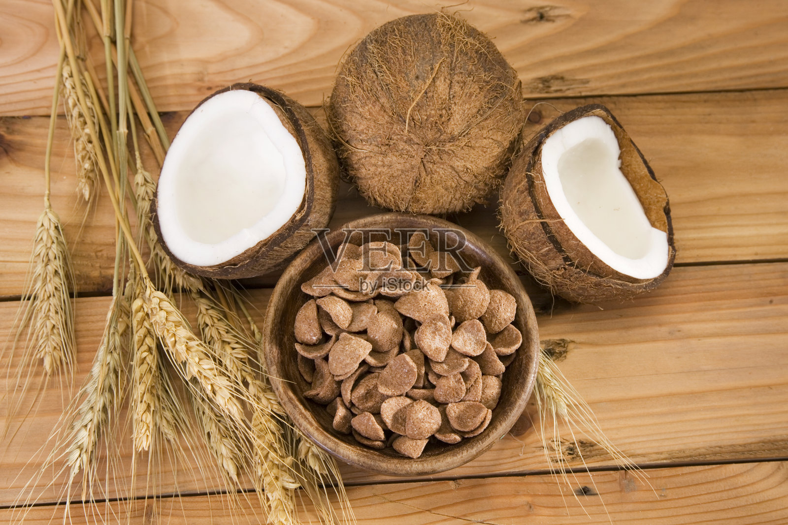 椰肉玉米片-健康早餐照片摄影图片