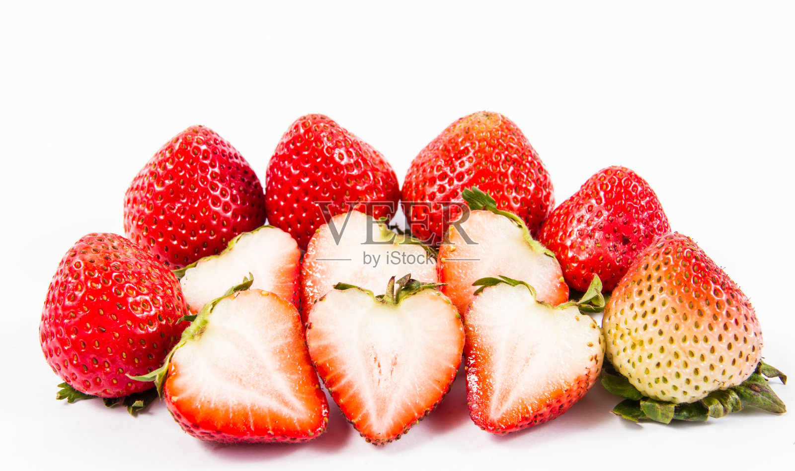 开胃的草莓。孤立在白色背景上。照片摄影图片