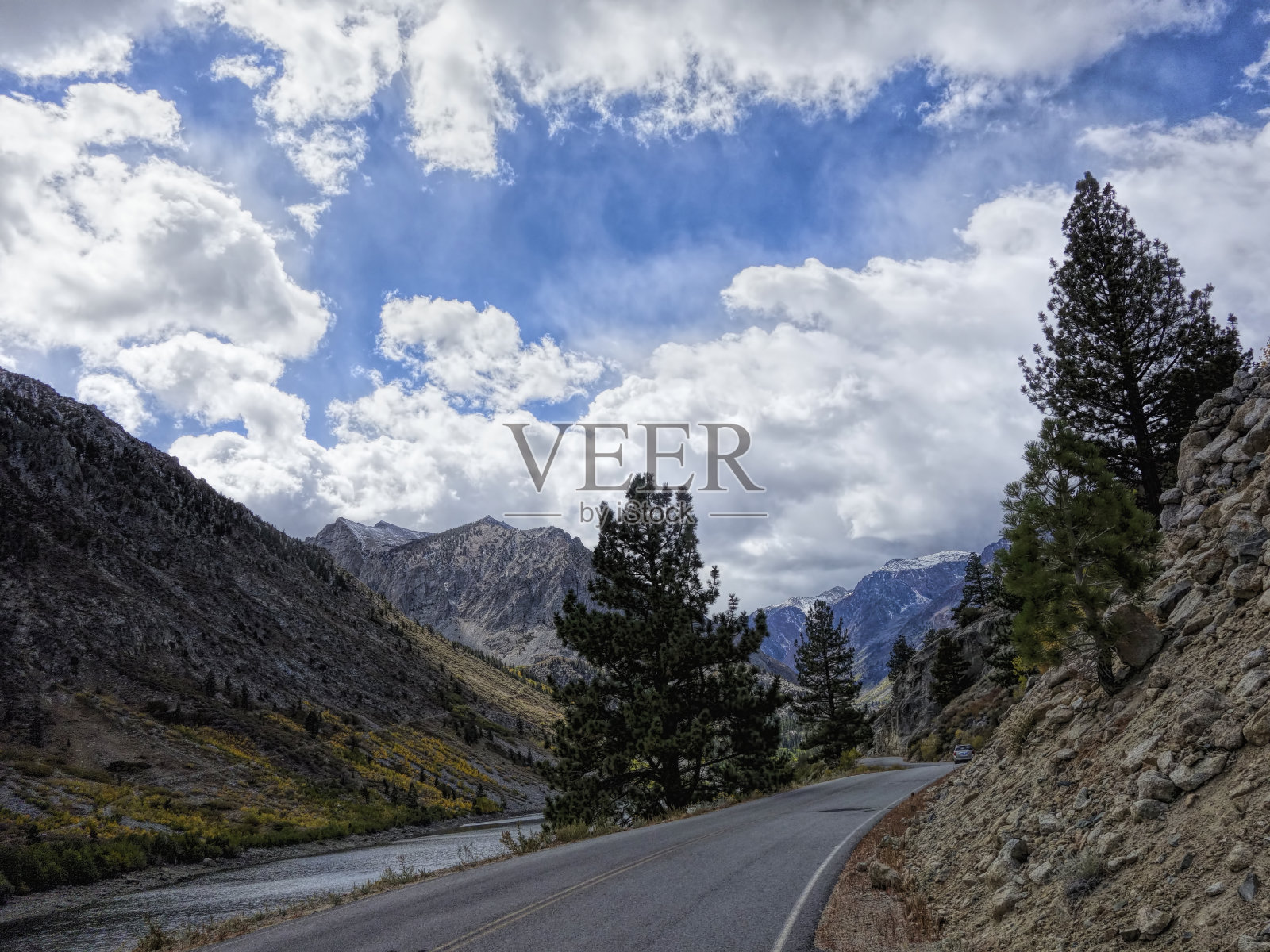 通往蓝迪峡谷的路照片摄影图片