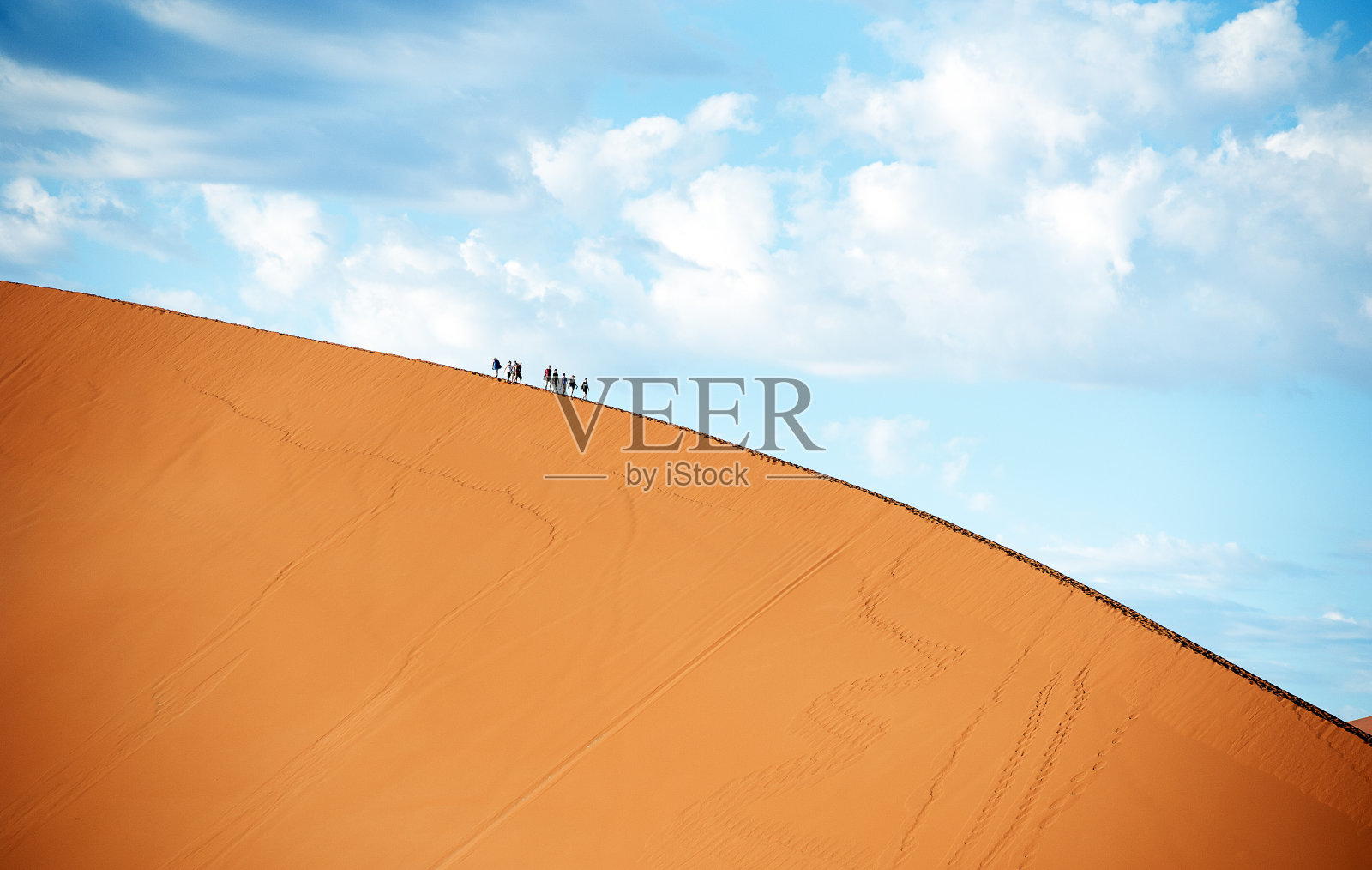 徒步沙场，沙丘45，索苏斯vlei，纳米比亚沙漠，纳米比亚，非洲照片摄影图片