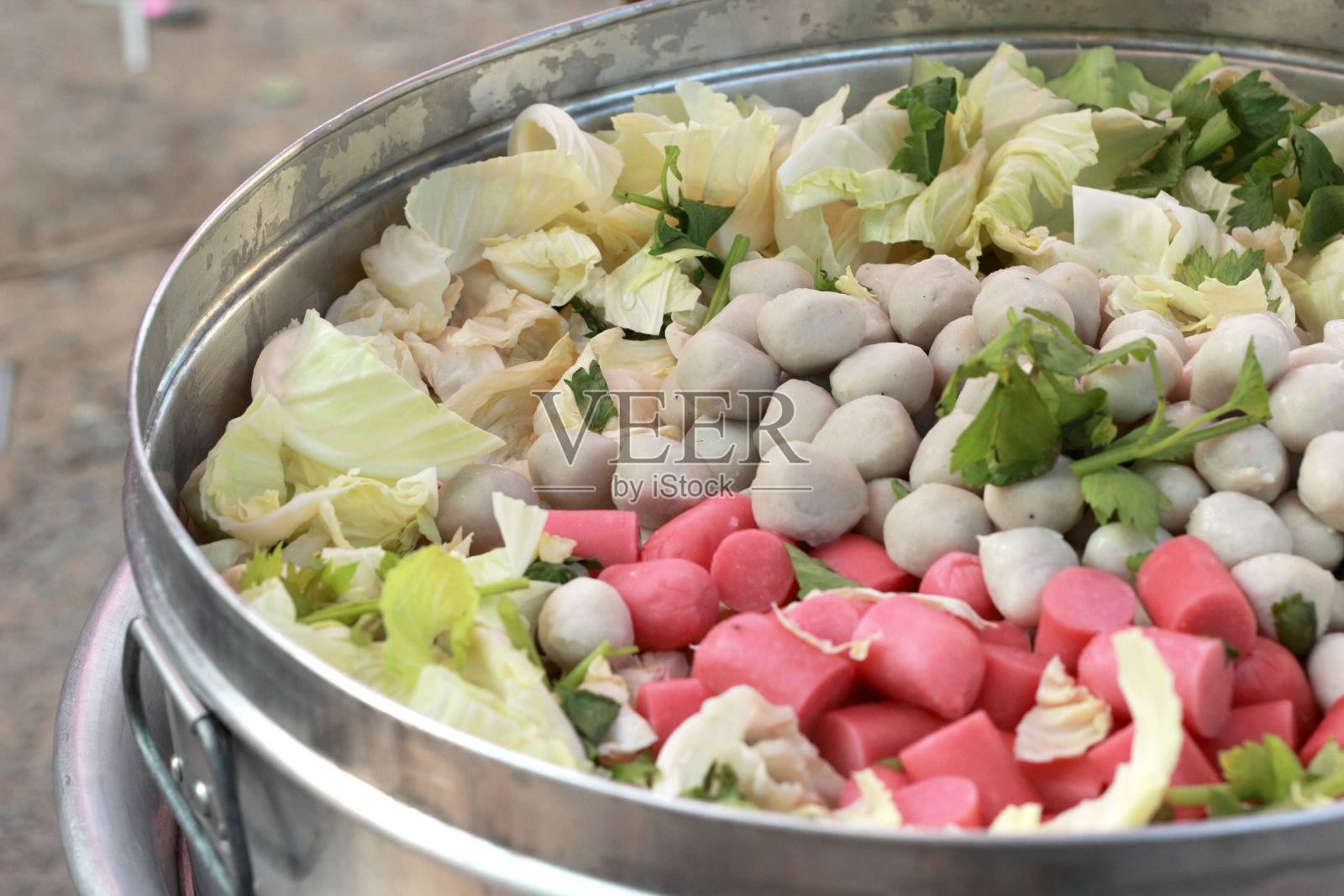 球混在市场上照片摄影图片