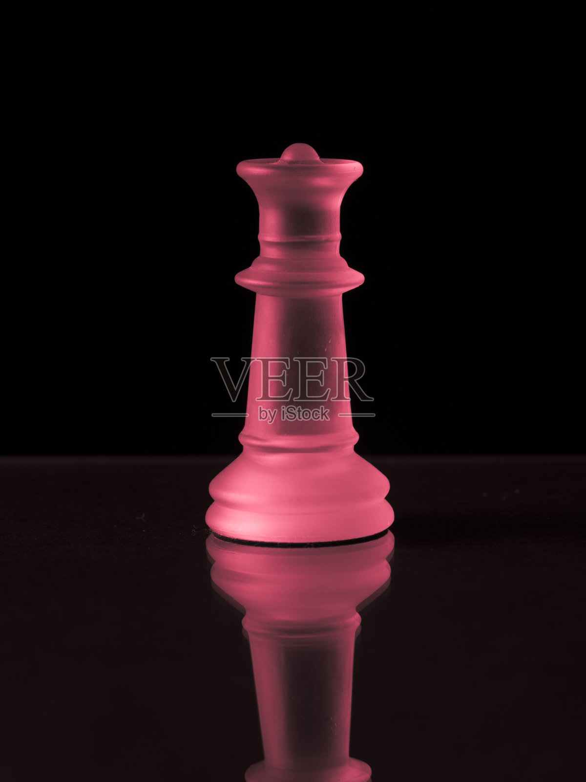 粉红色的象棋女王照片摄影图片