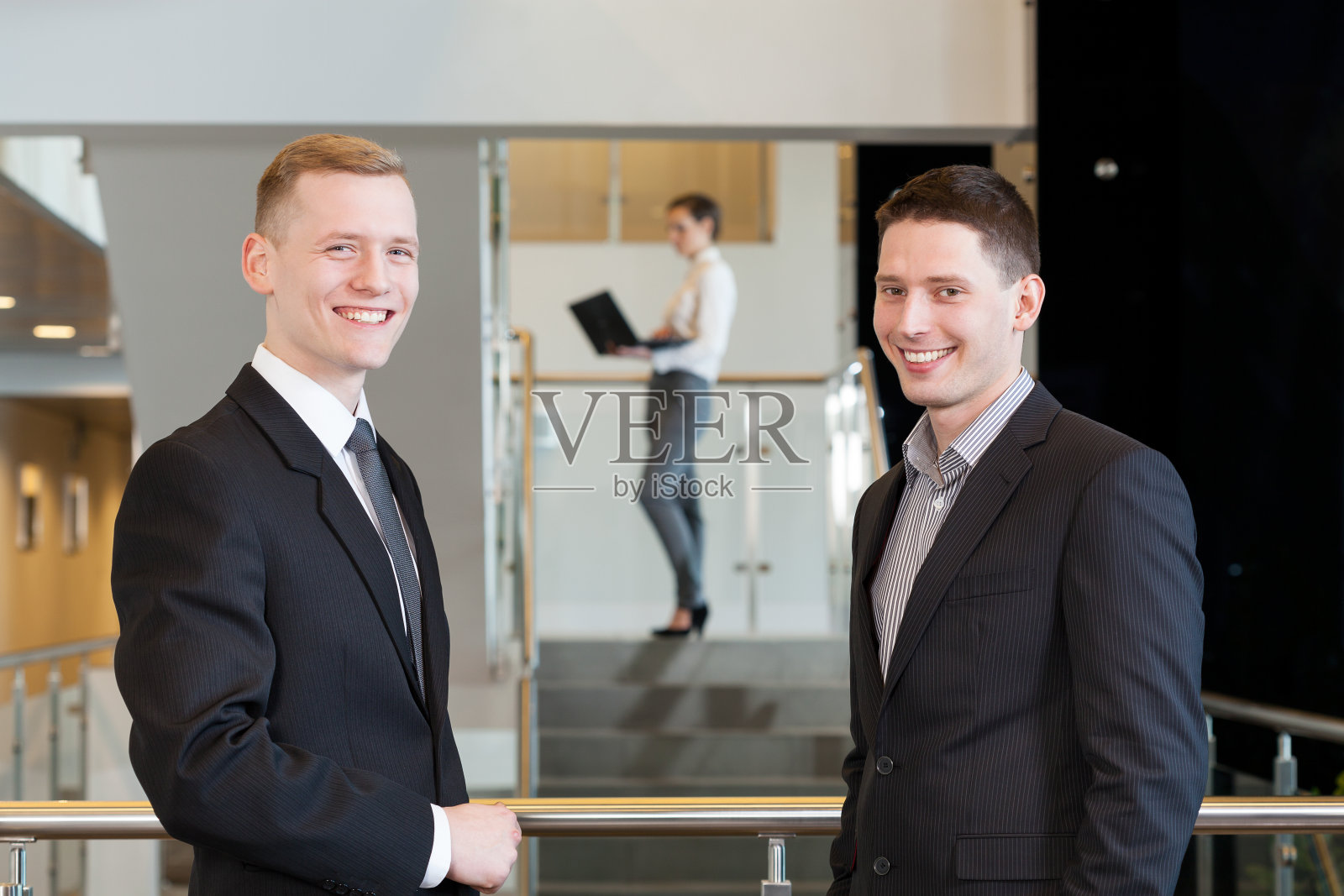 开始工作前的男人照片摄影图片