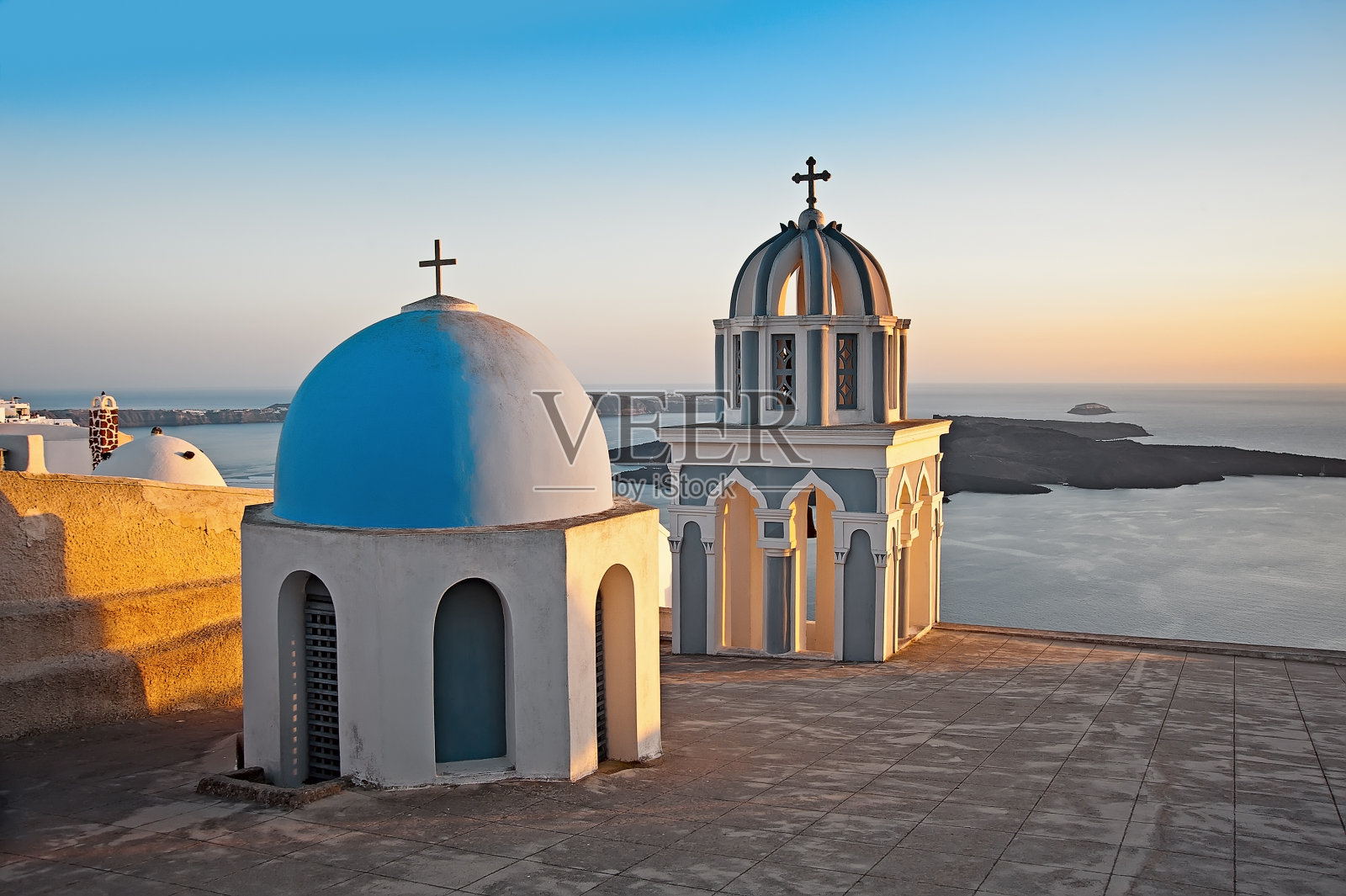 菲罗斯特法尼的日落教堂照片摄影图片