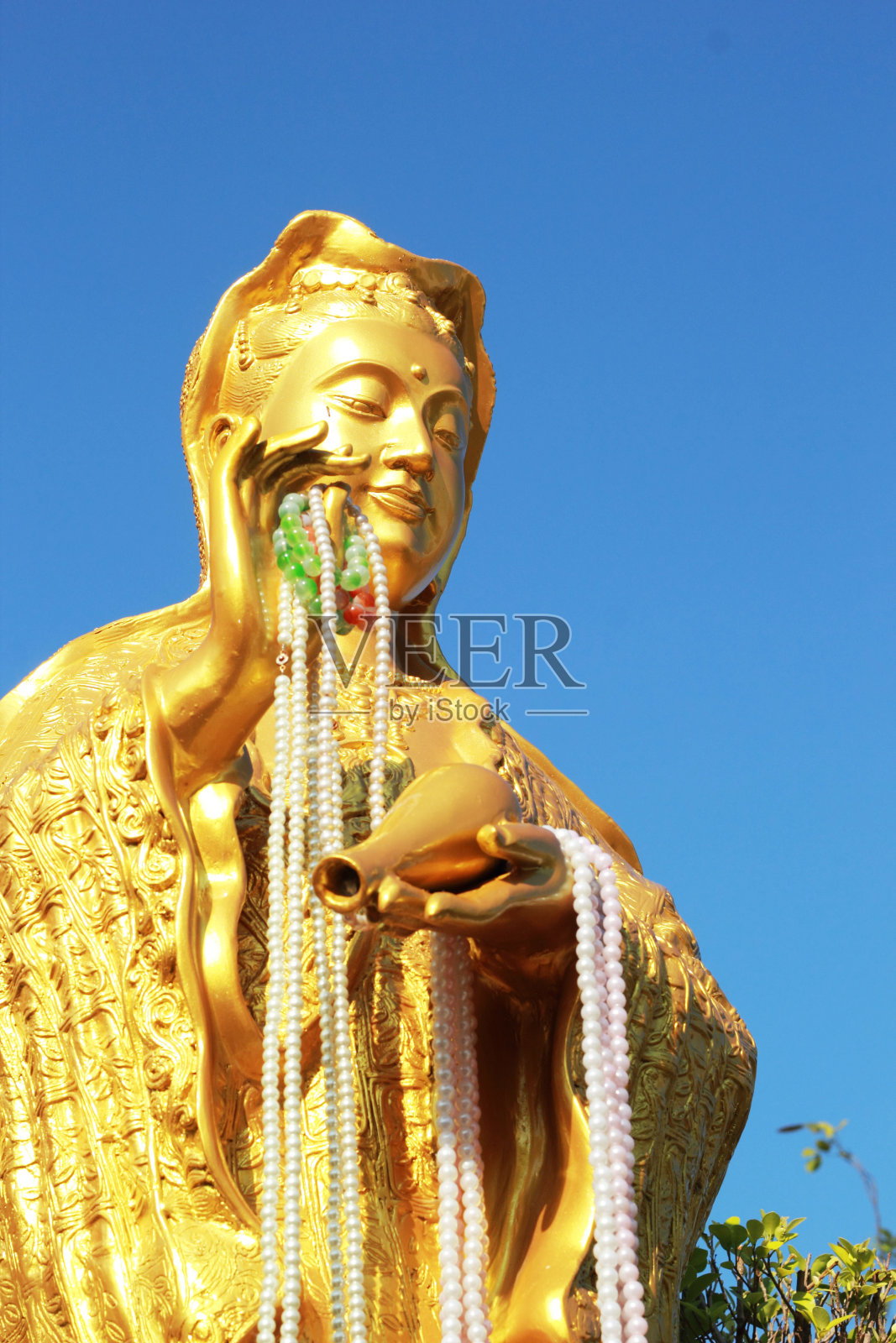 寺里的观音金像照片摄影图片