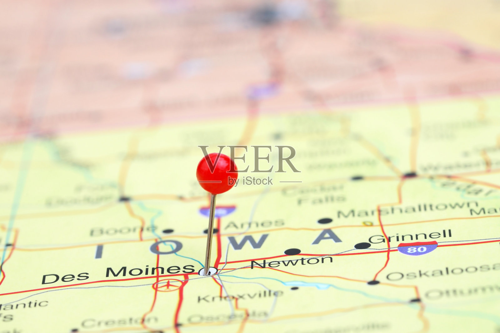 把得梅因挂在美国地图上照片摄影图片