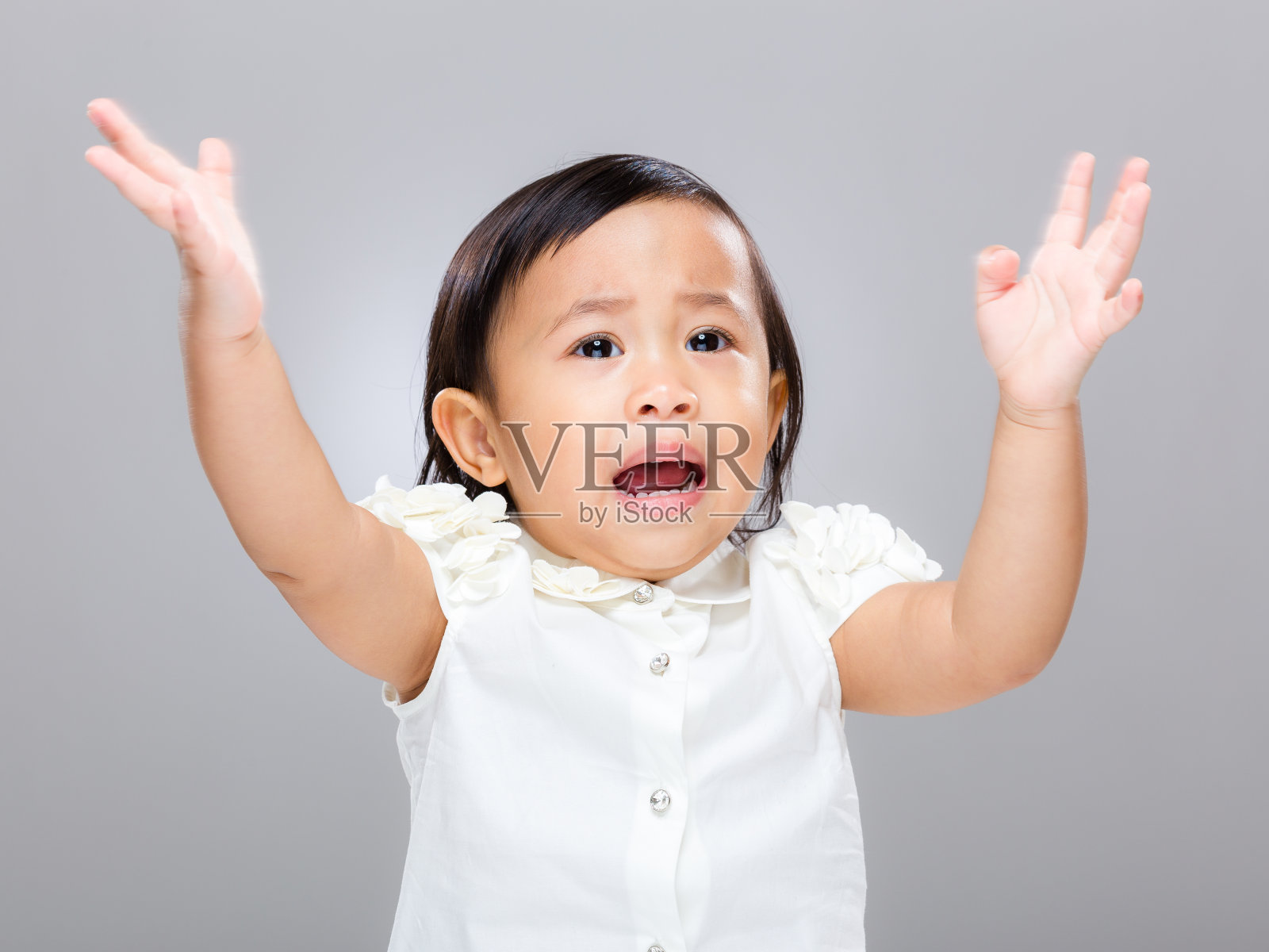 沮丧蹒跚学步的孩子照片摄影图片