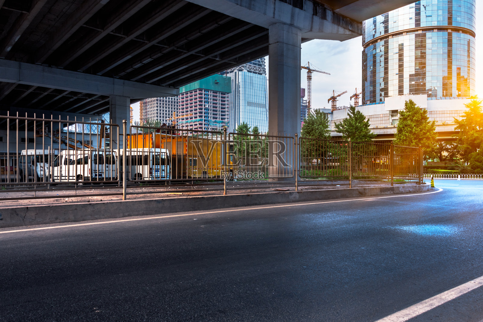 城市交通的观点照片摄影图片