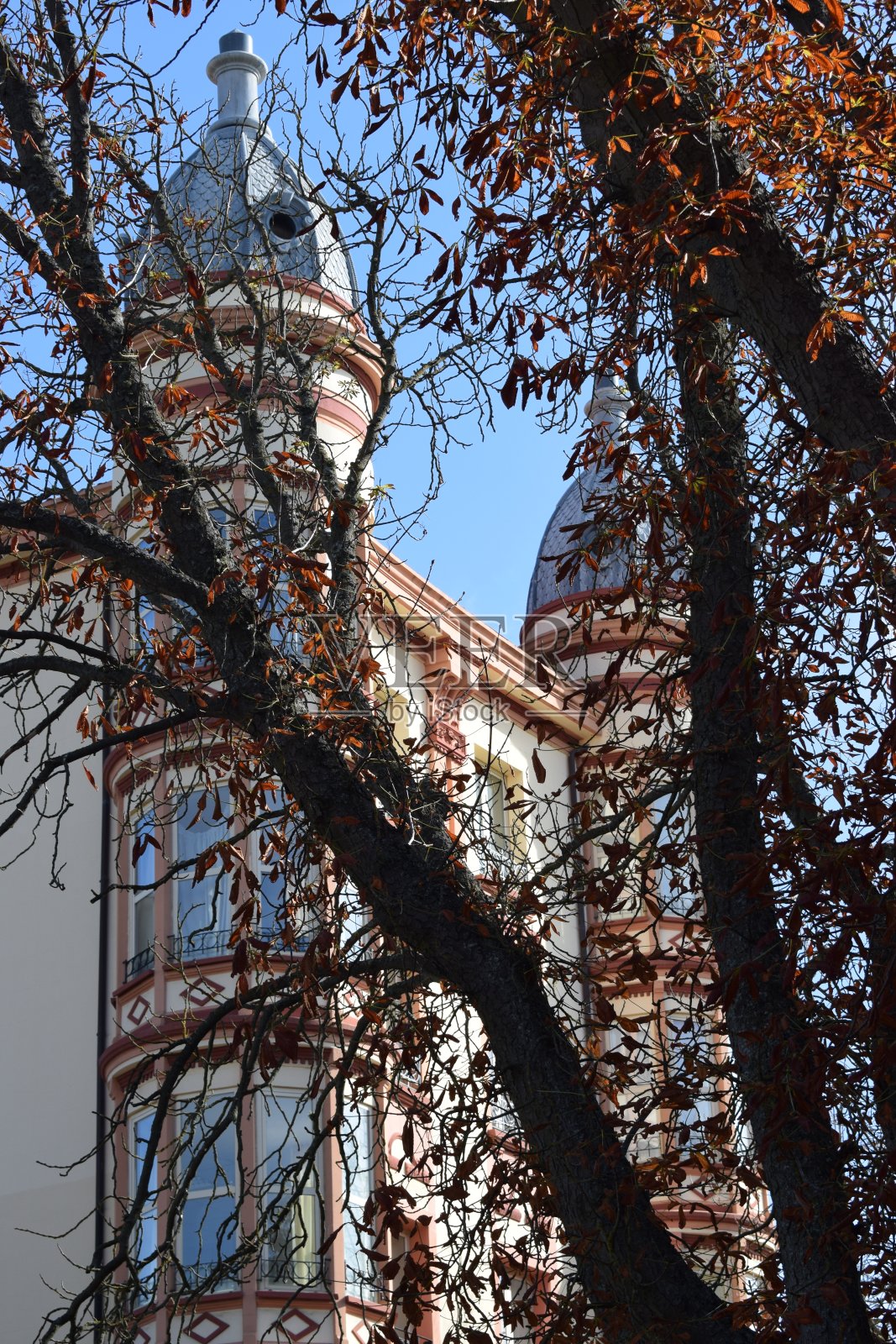 被遗弃的豪宅。照片摄影图片