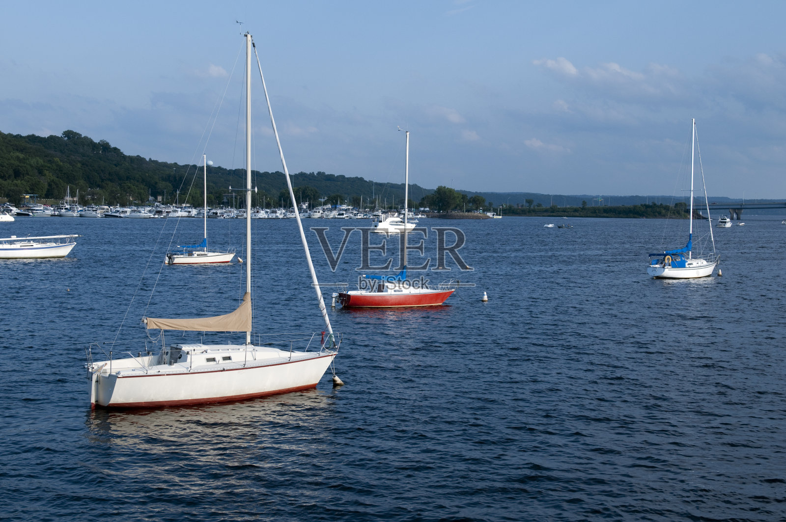 圣克罗伊河上的船只照片摄影图片