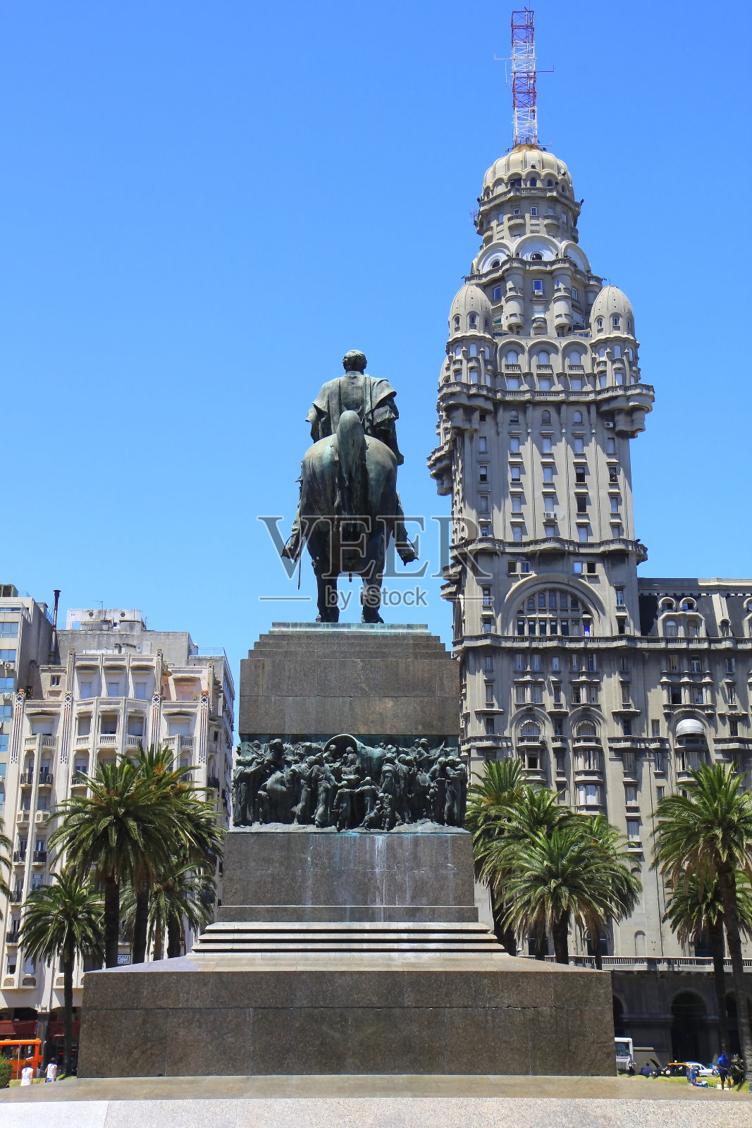 Salvo建筑和Artigas独立广场-蒙得维的亚，乌拉圭照片摄影图片