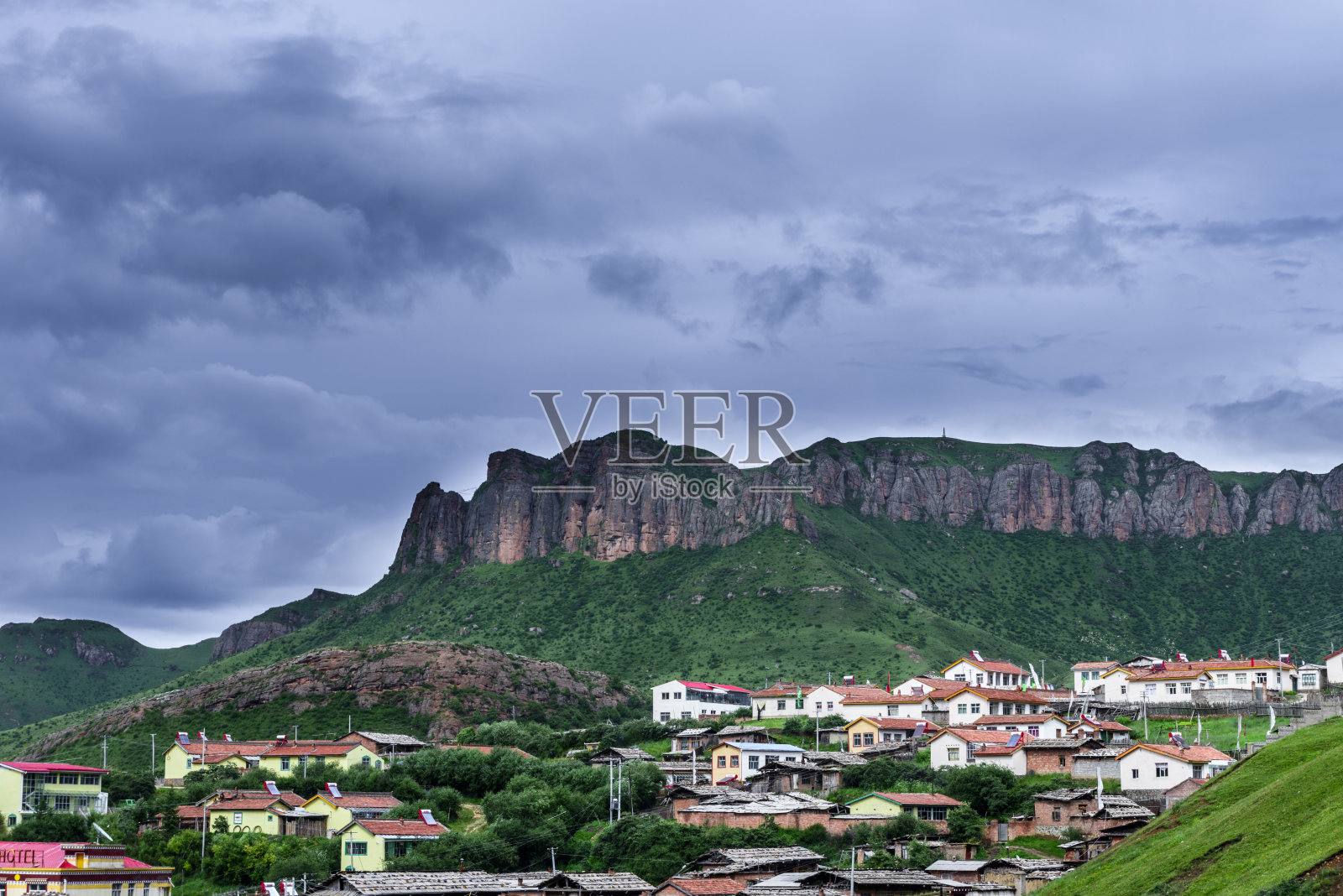 山川和藏村景观照片摄影图片